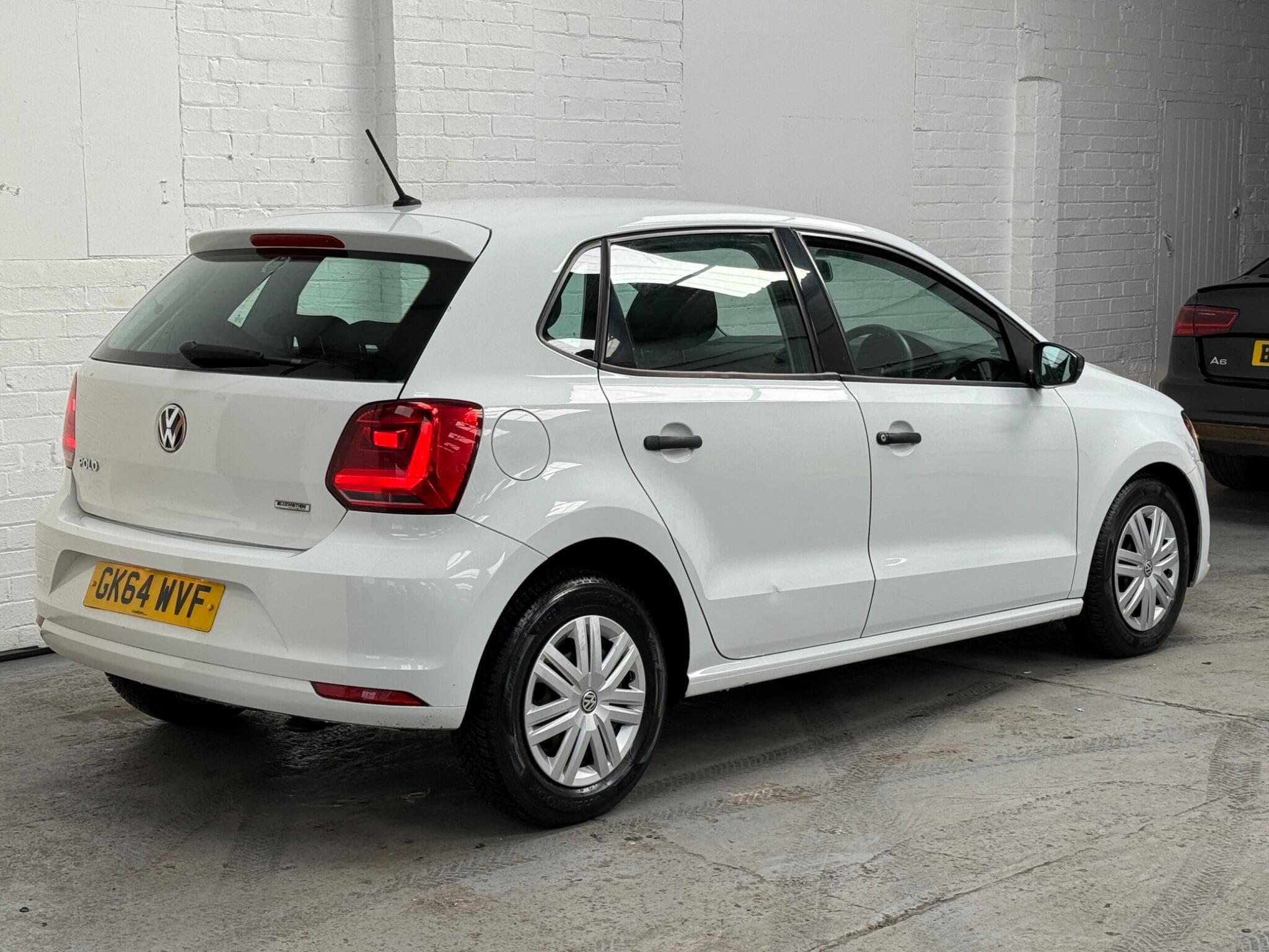 2014 Volkswagen Polo - Image 9