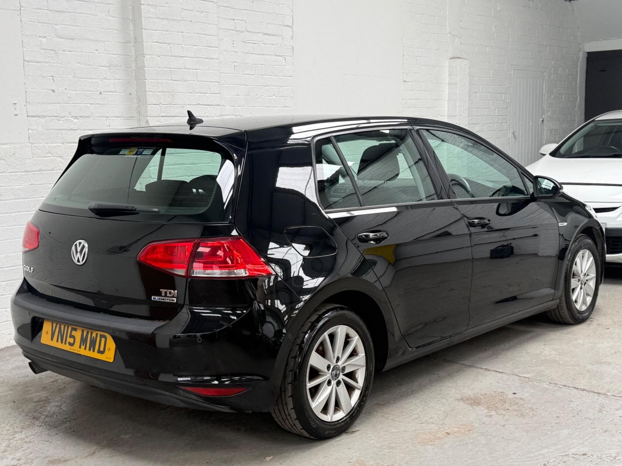 2015 Volkswagen Golf - Image 5