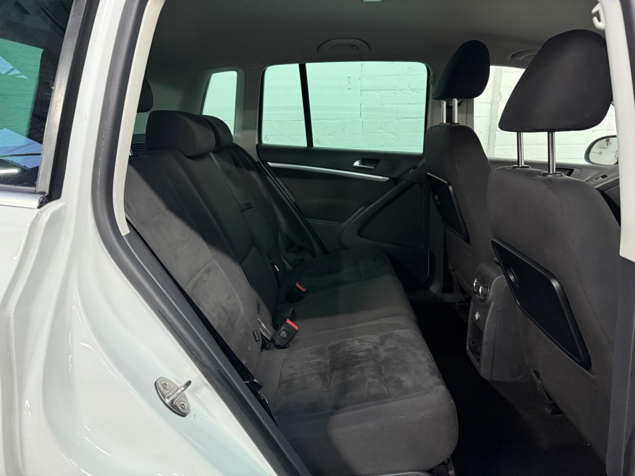 2015 Volkswagen Tiguan - Image 11