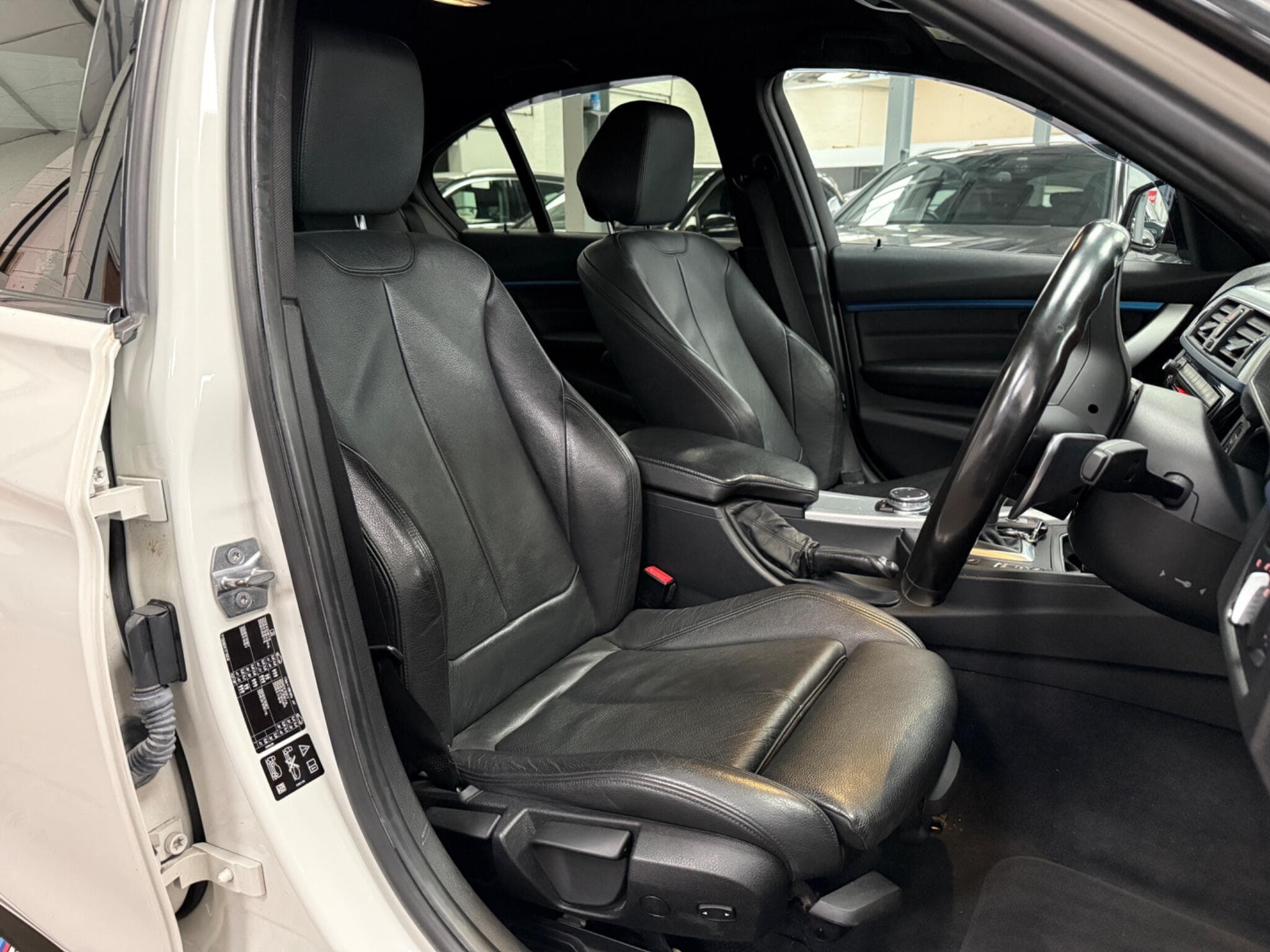 2015 BMW 3 Series - Image 20