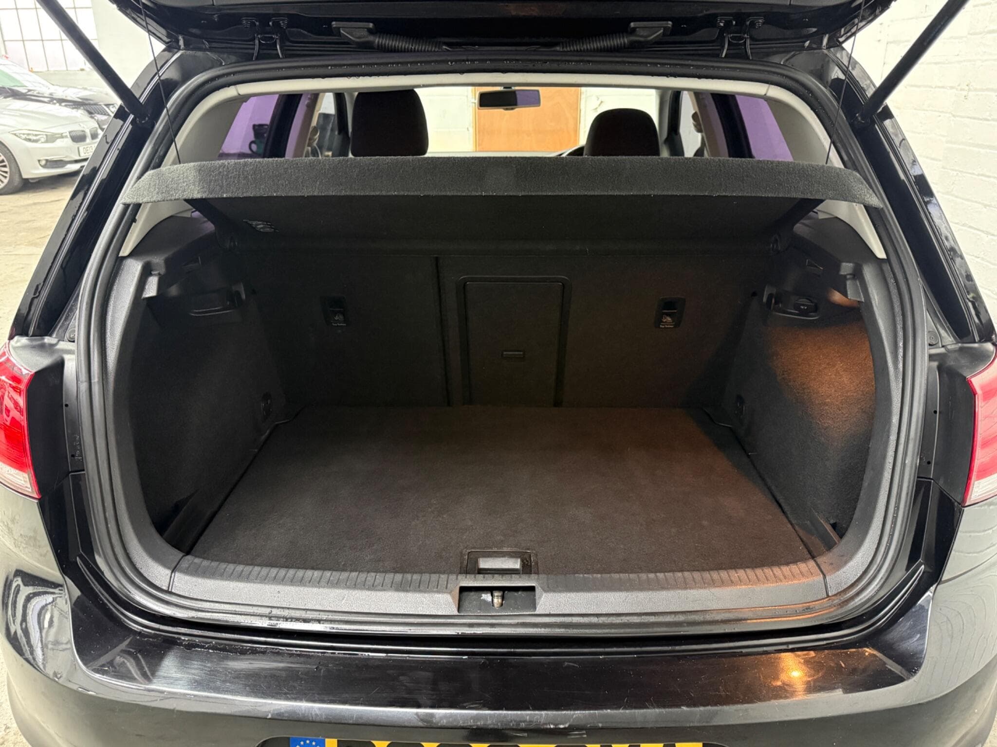 2013 Volkswagen Golf - Image 17