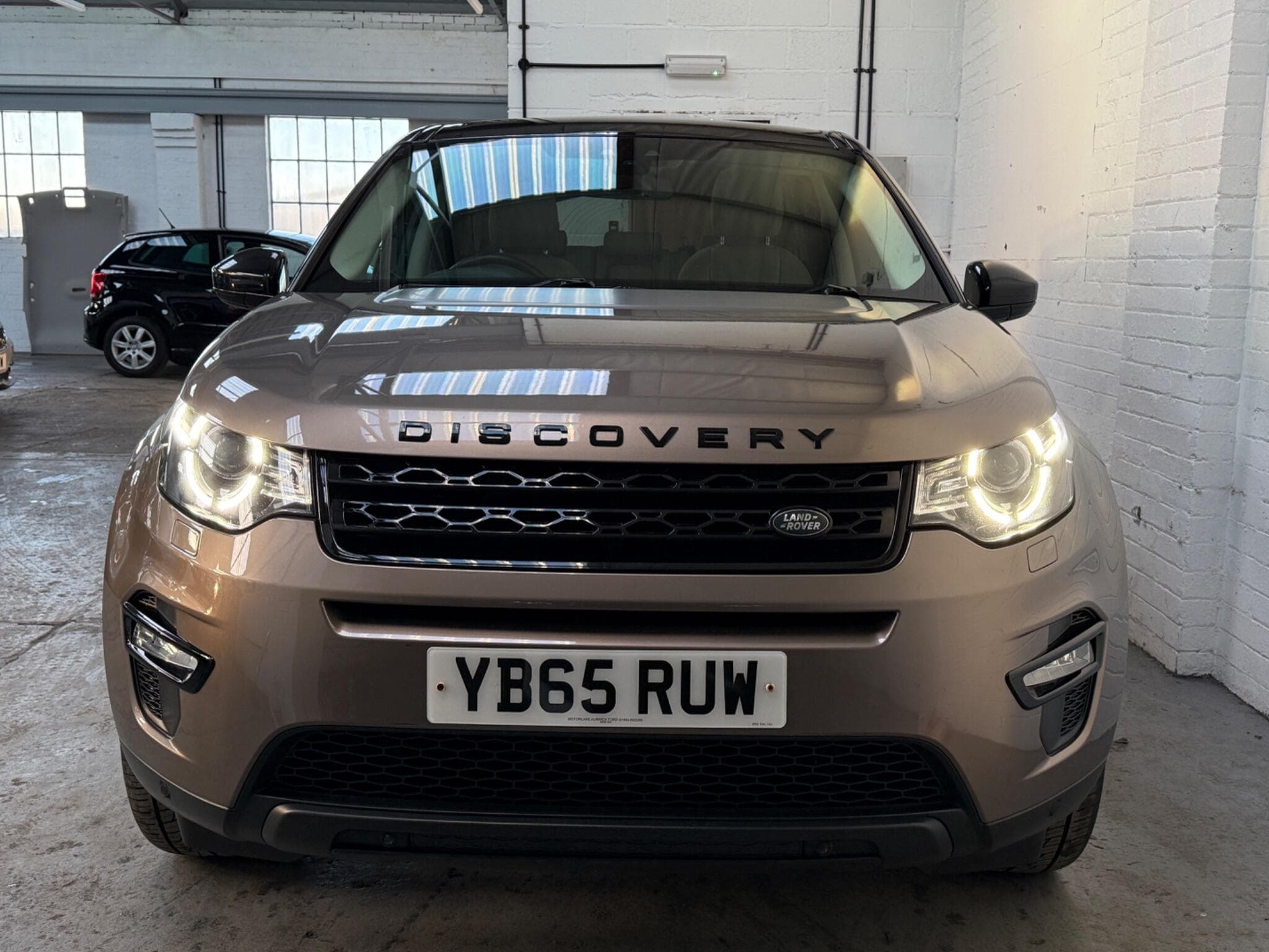 2015 Land Rover Discovery Sport - Image 2