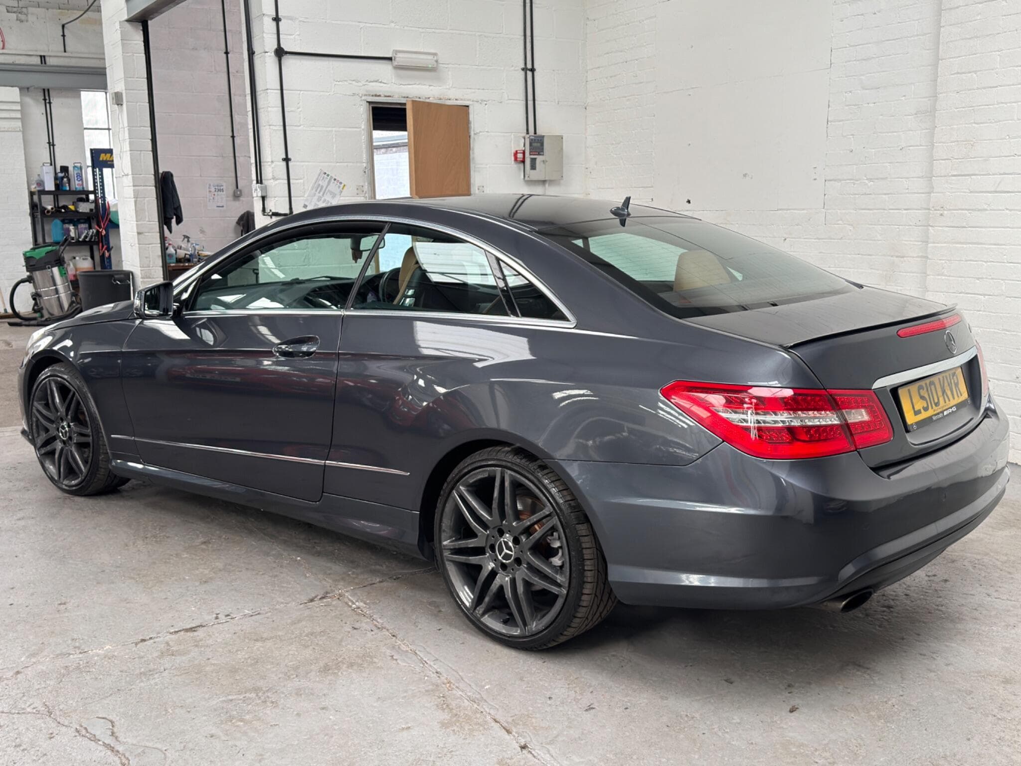 2010 Mercedes-Benz E Class - Image 5