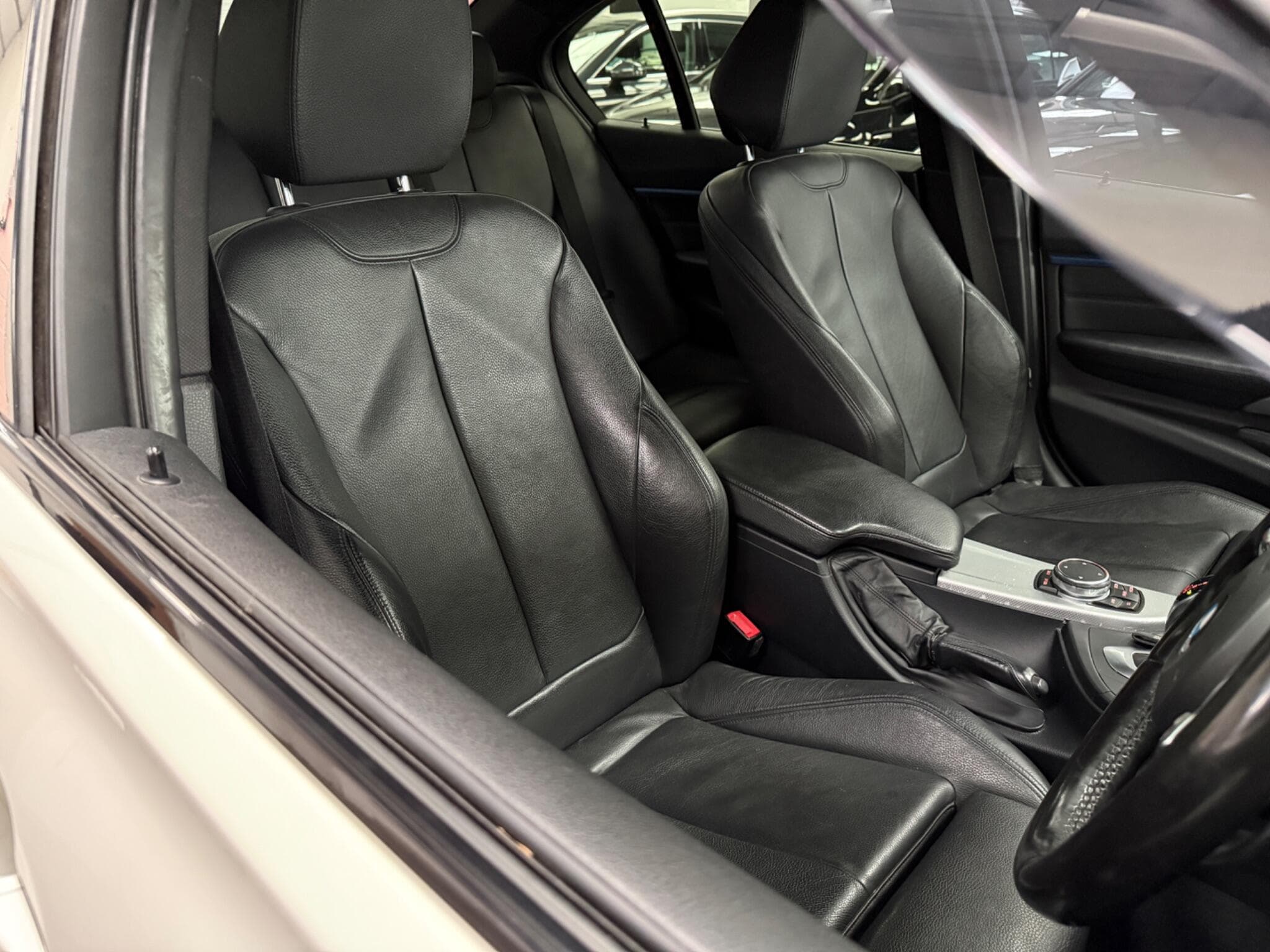 2015 BMW 3 Series - Image 18