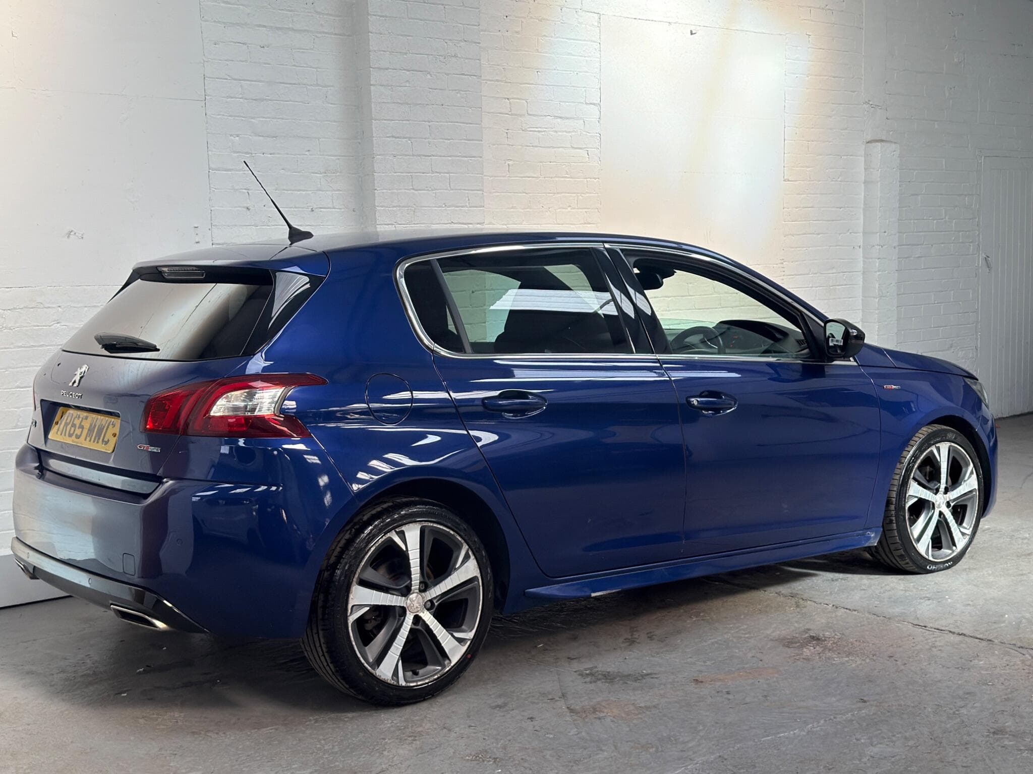2015 Peugeot 308 - Image 12