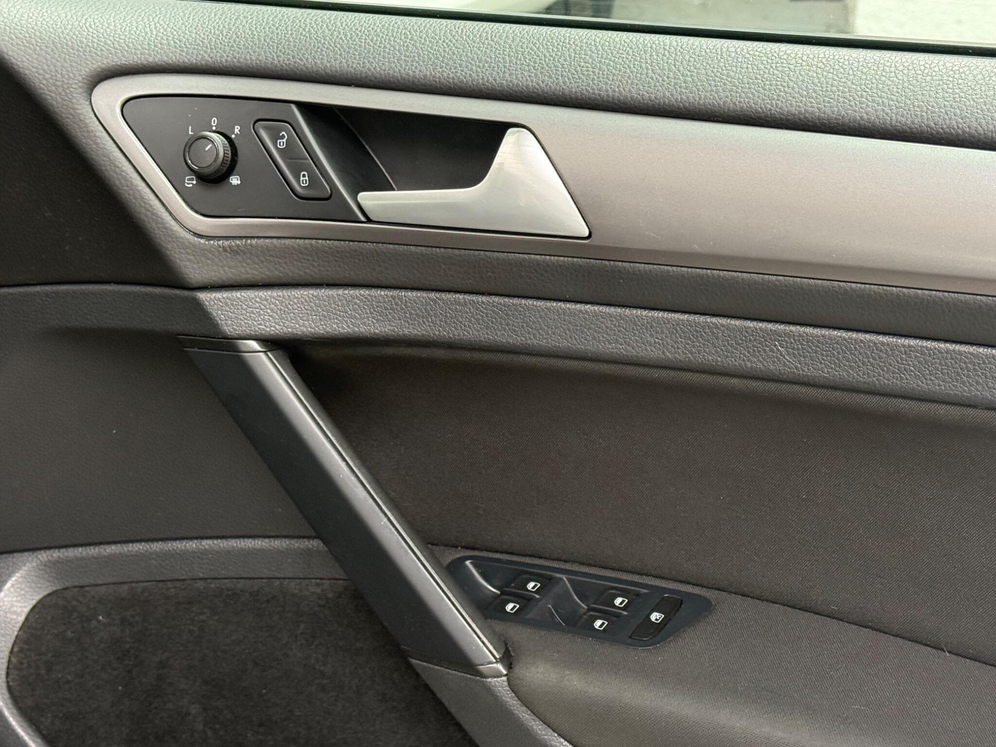 2015 Volkswagen Golf - Image 15