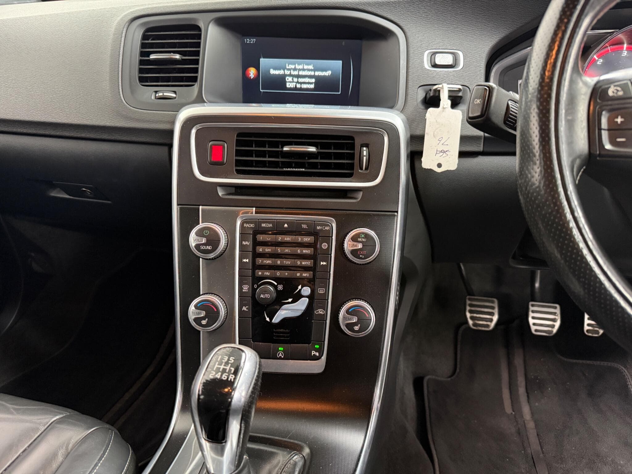 2016 Volvo V60 - Image 14