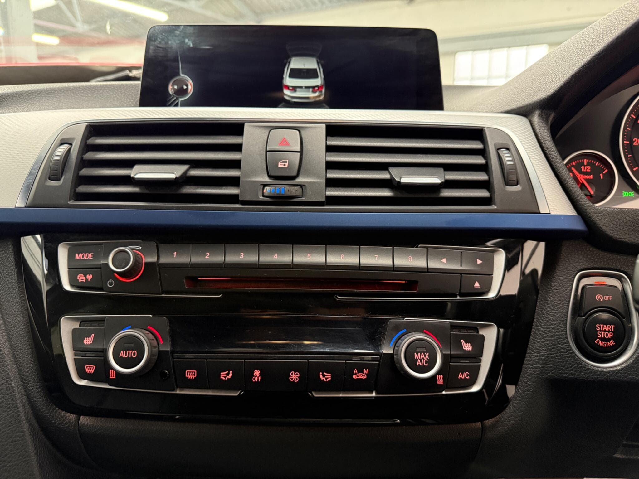 2015 BMW 3 Series - Image 31