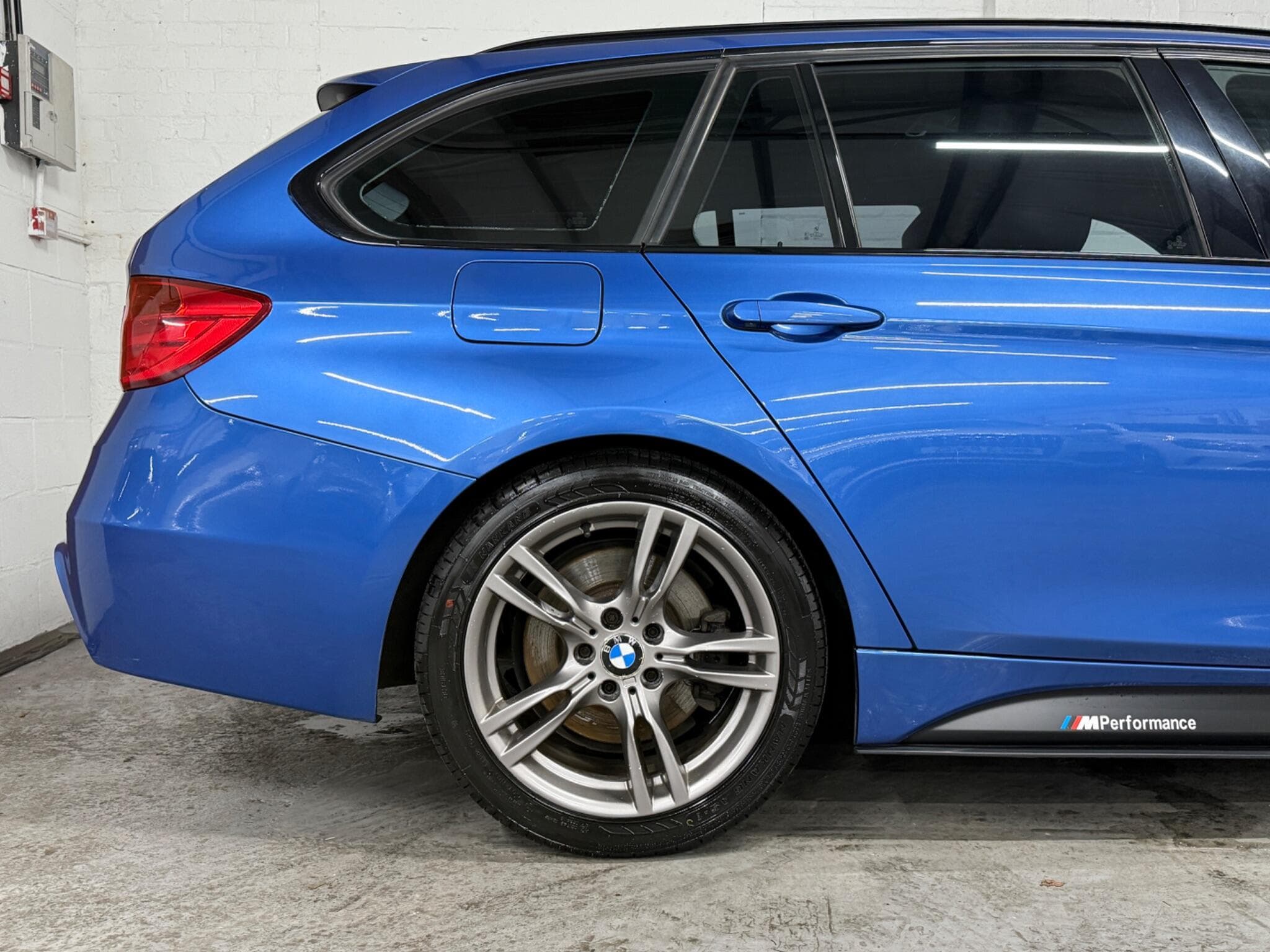 2014 BMW 3 Series - Image 18