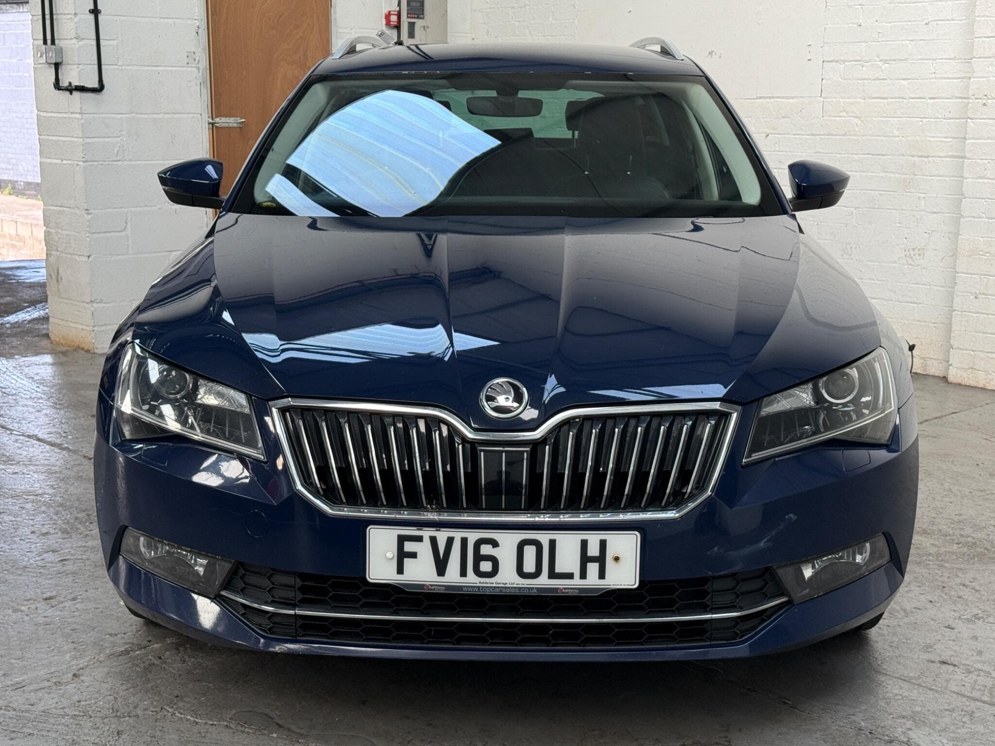 2016 Skoda Superb - Image 2