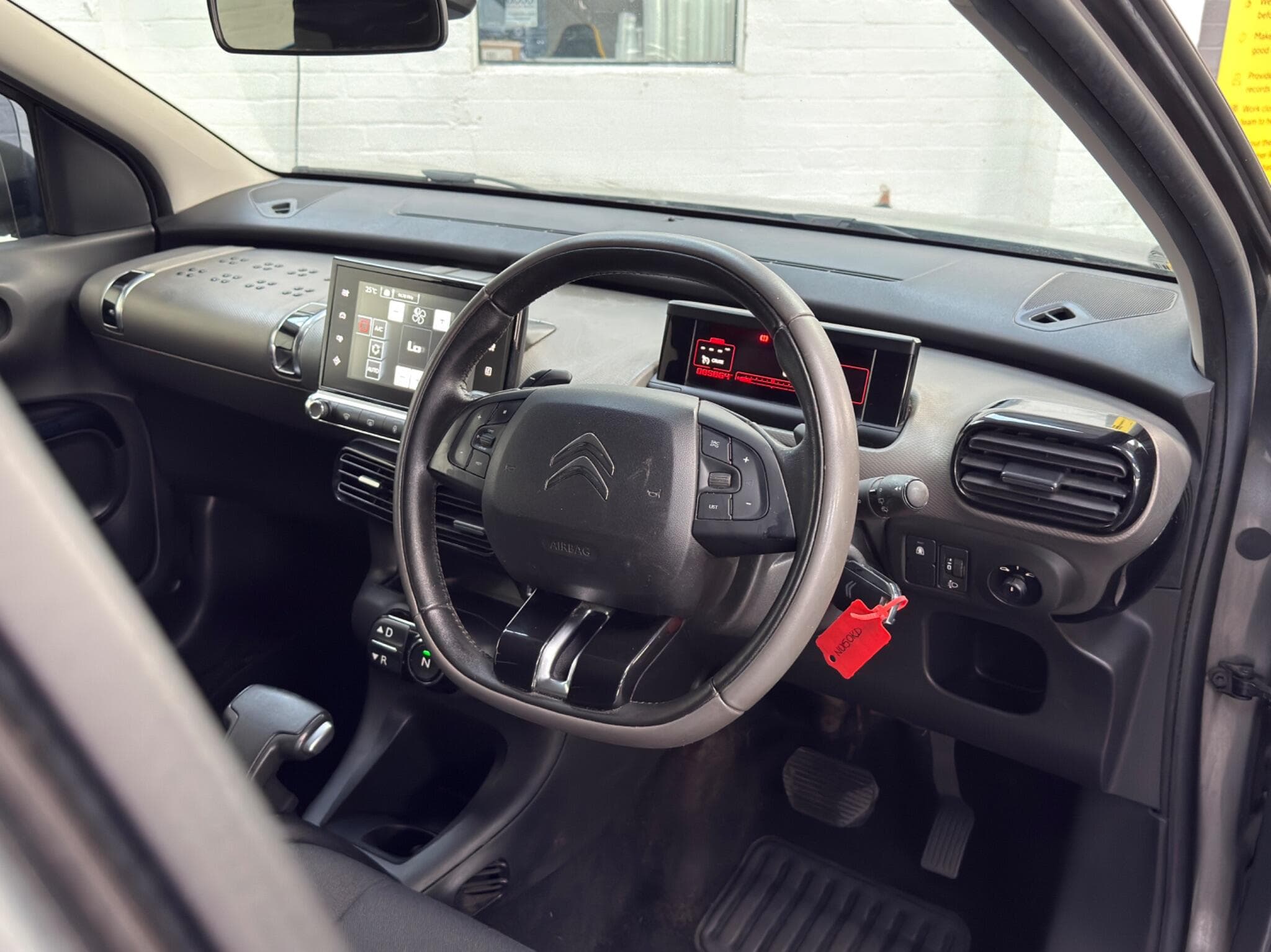 2015 Citroen C4 Cactus - Image 21