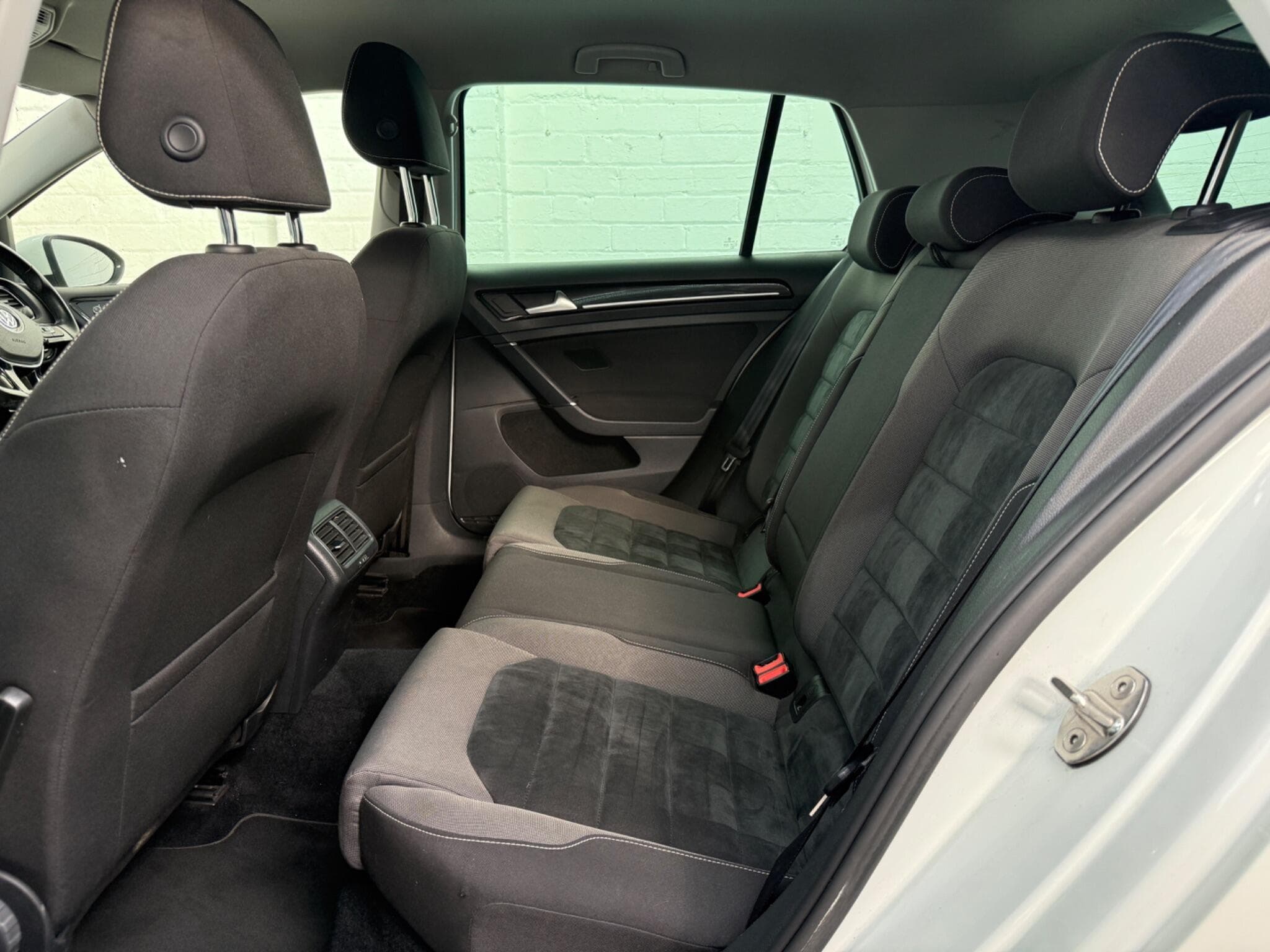 2014 Volkswagen Golf - Image 20