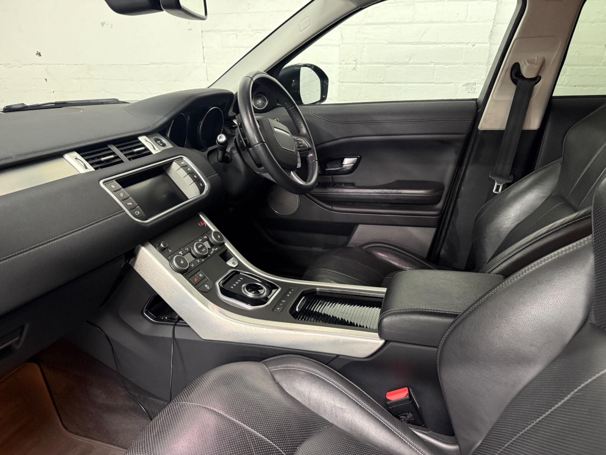 2017 Land Rover Range Rover Evoque - Image 27