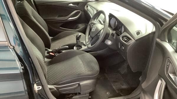 2016 Vauxhall Astra - Image 12