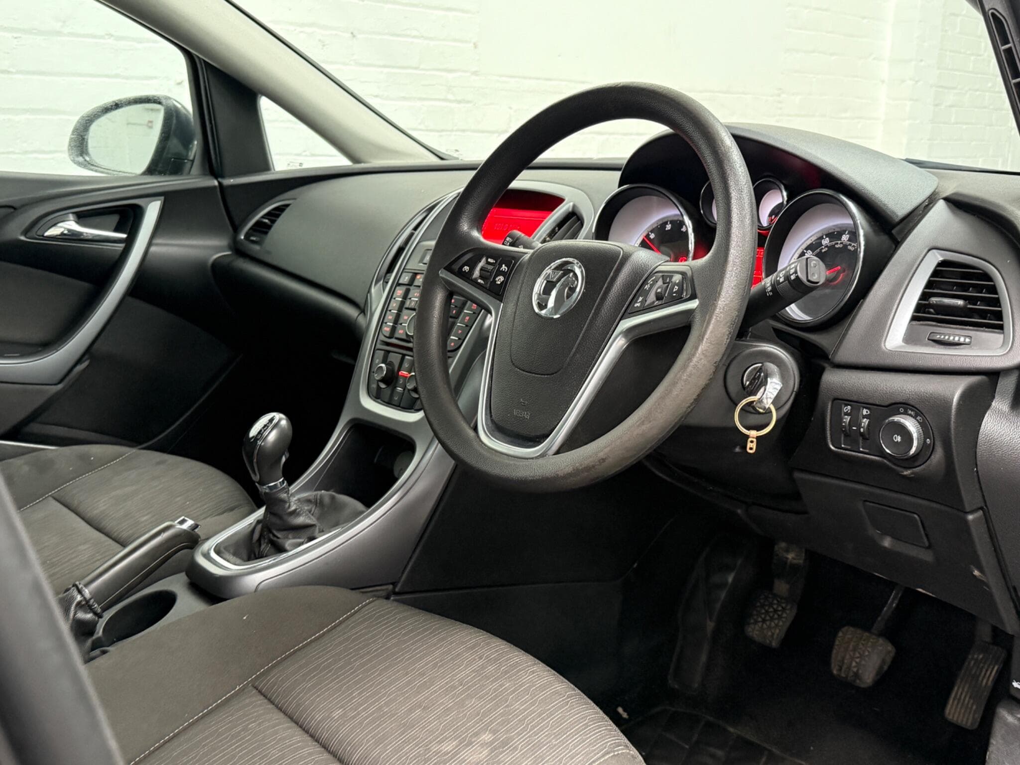 2016 Vauxhall Astra - Image 18