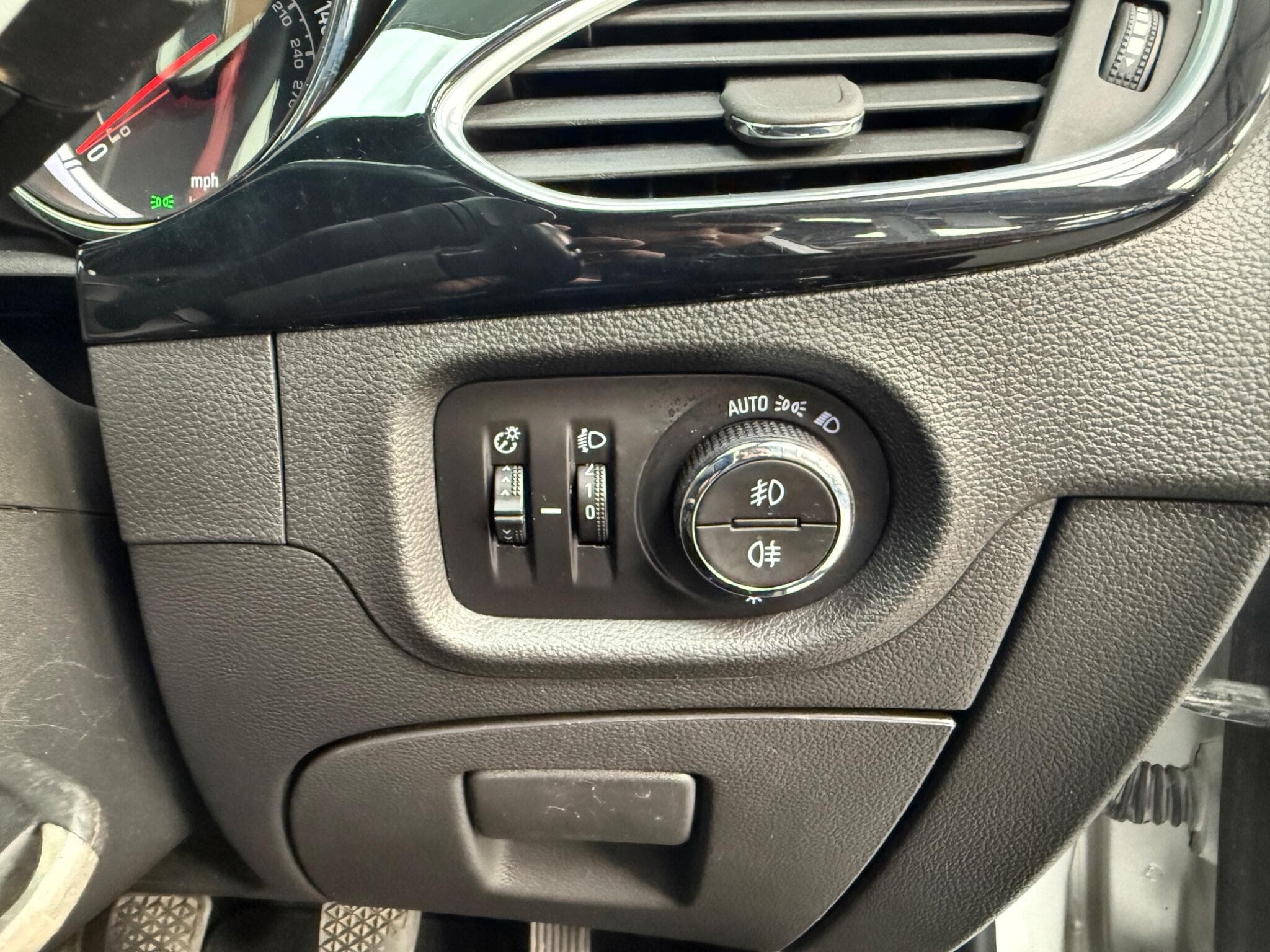 2016 Vauxhall Astra - Image 21