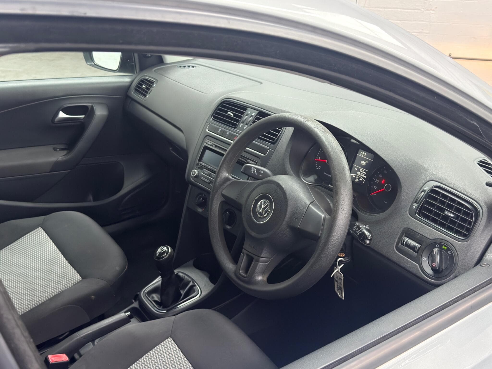 2014 Volkswagen Polo - Image 14