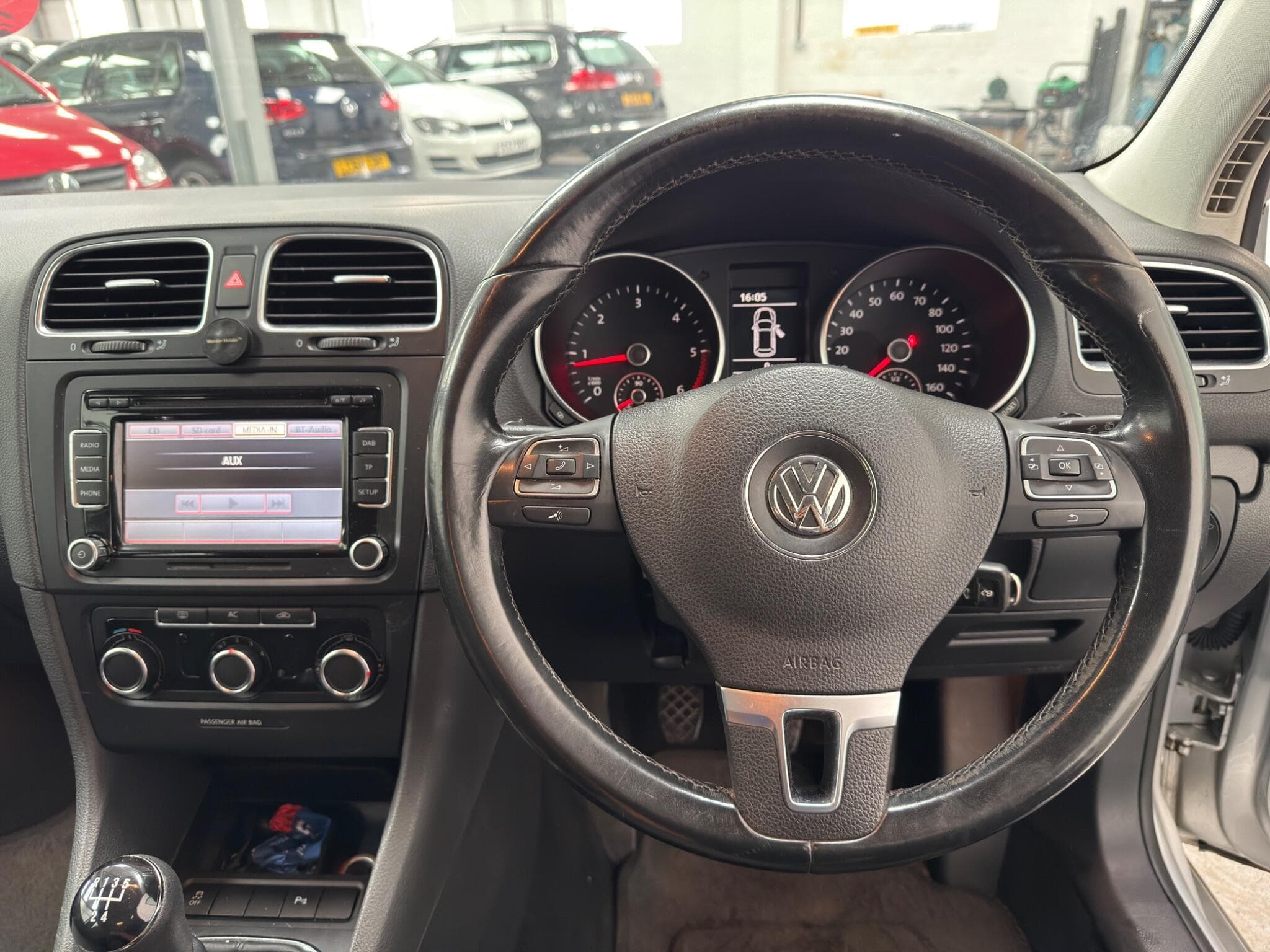 2011 Volkswagen Golf - Image 19