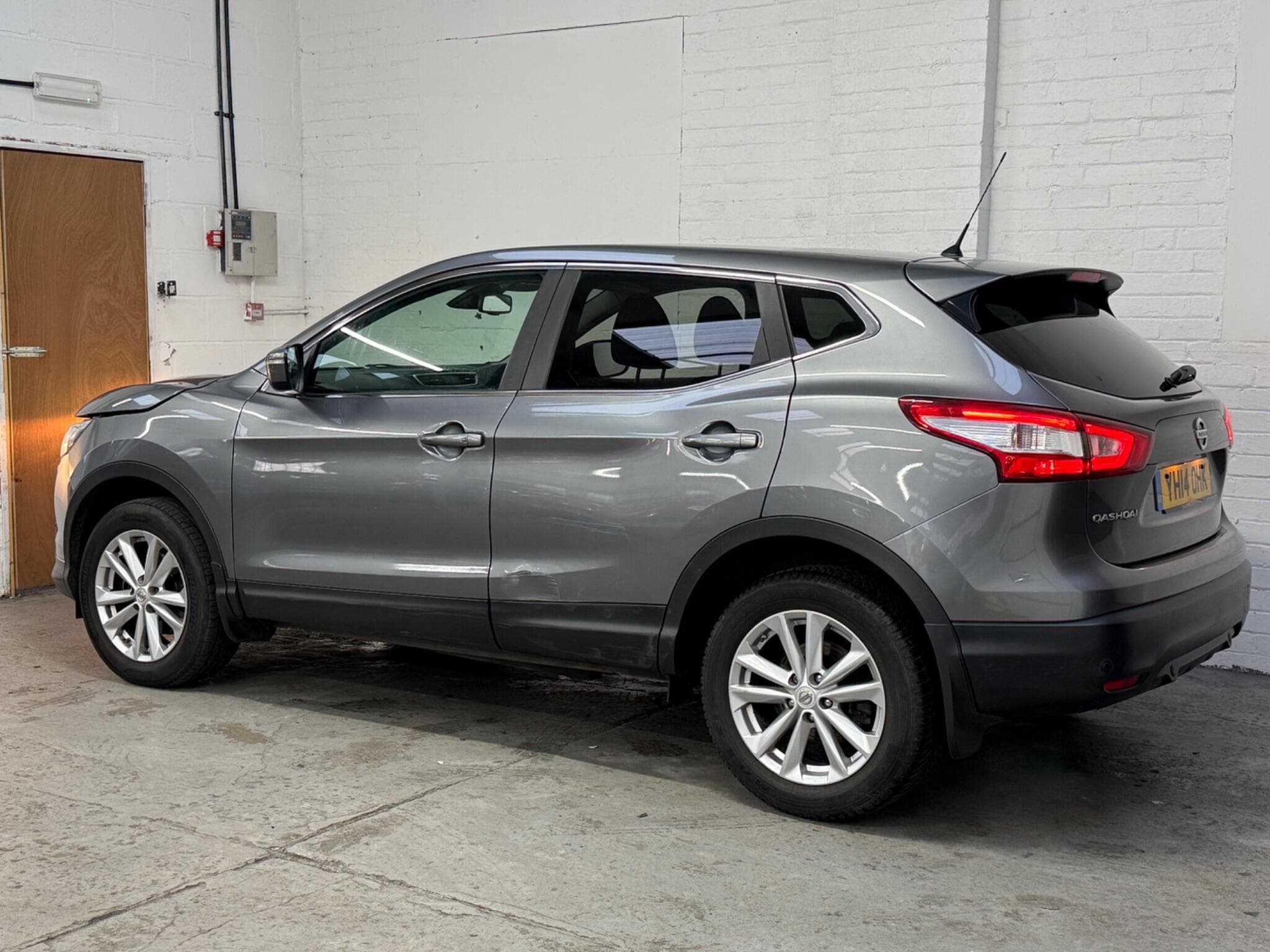 2014 Nissan Qashqai - Image 5