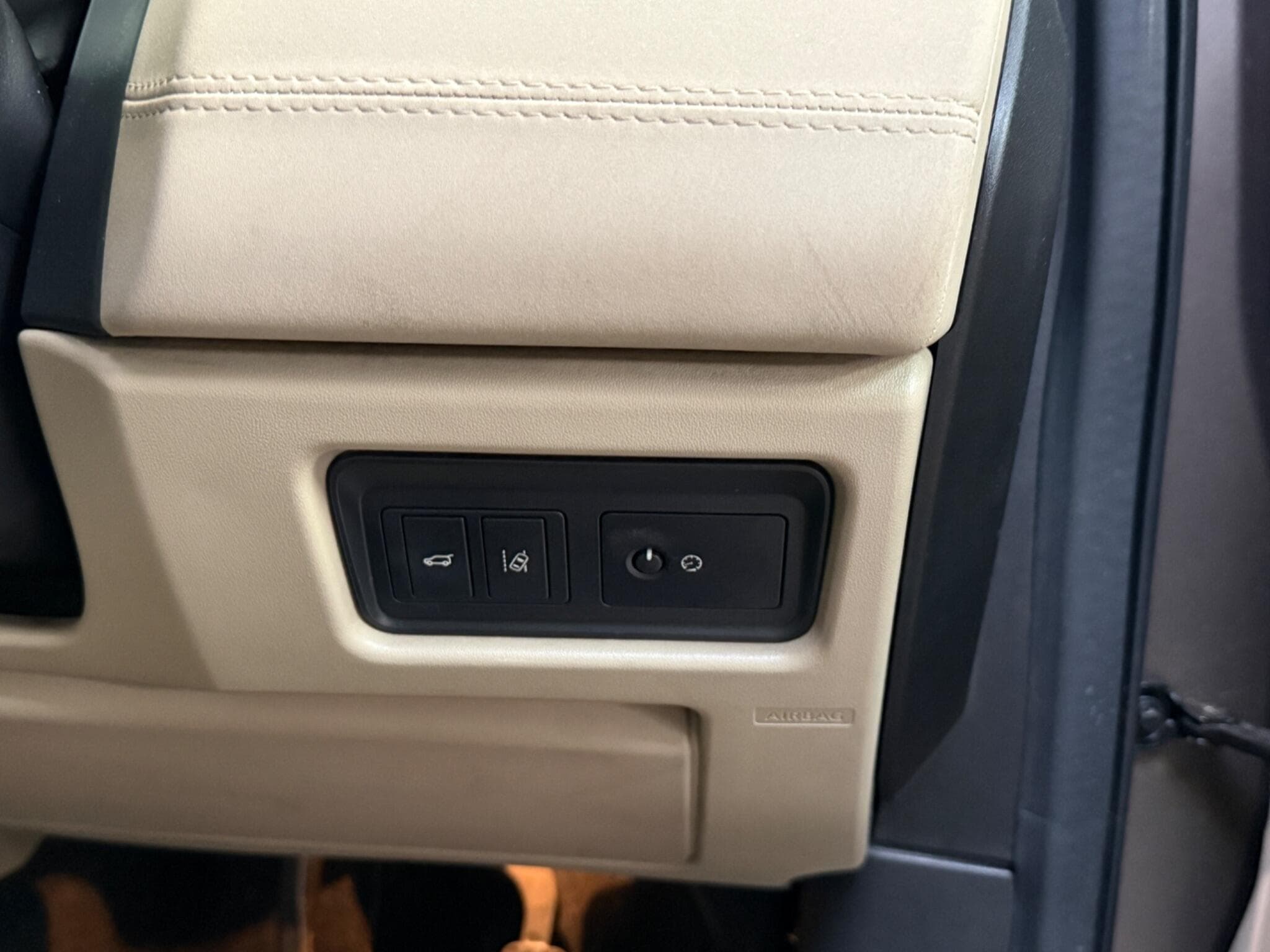 2015 Land Rover Discovery Sport - Image 16