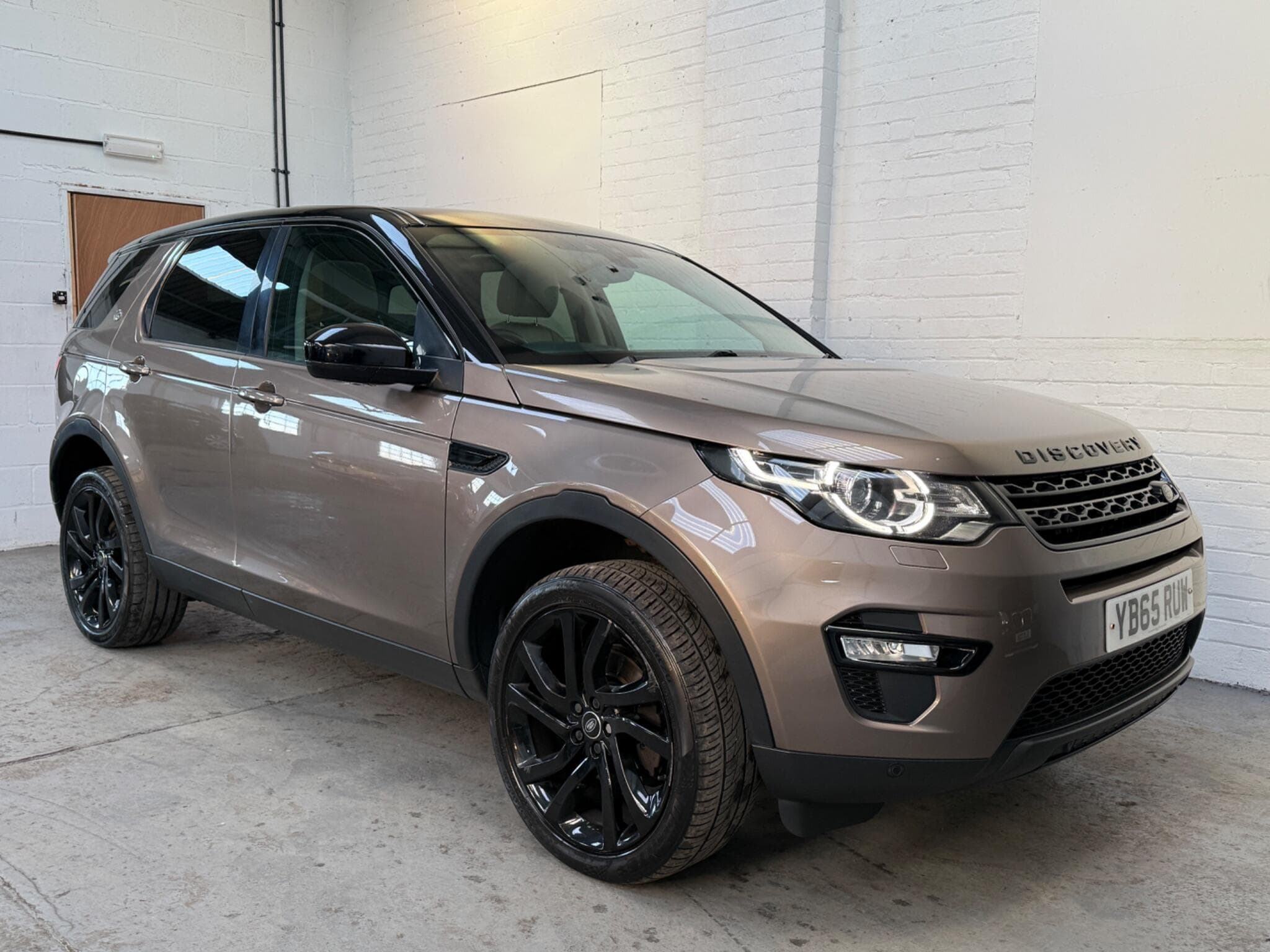 2015 Land Rover Discovery Sport - Image 5