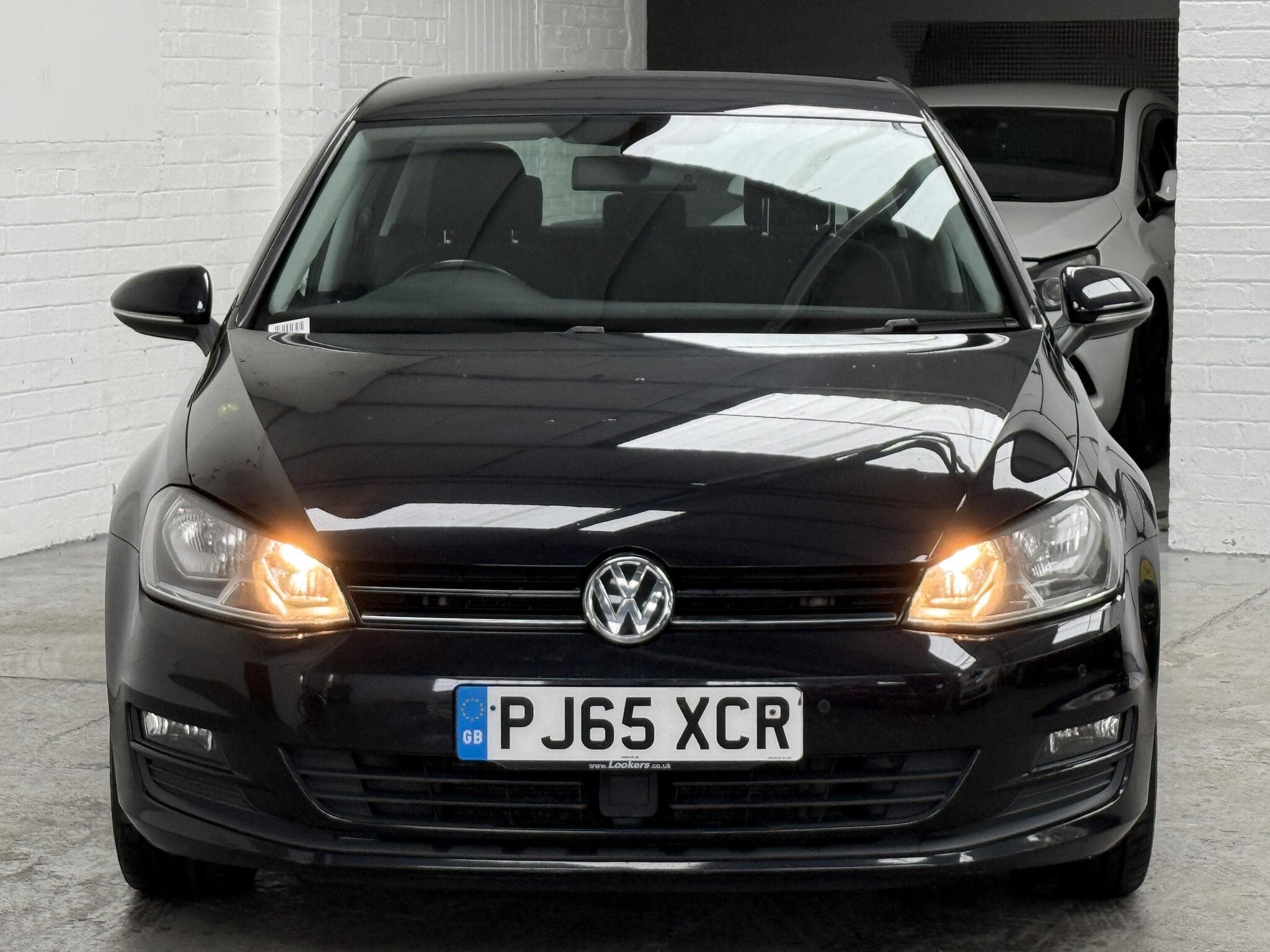 2015 Volkswagen Golf - Image 2