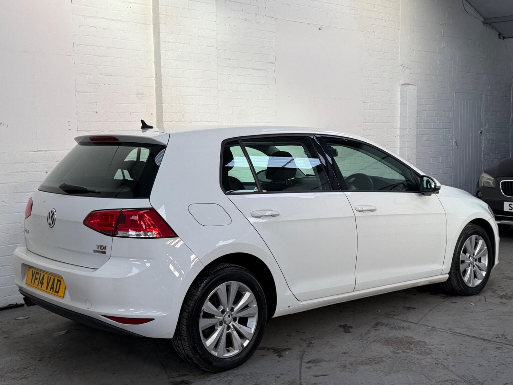2014 Volkswagen Golf - Image 5