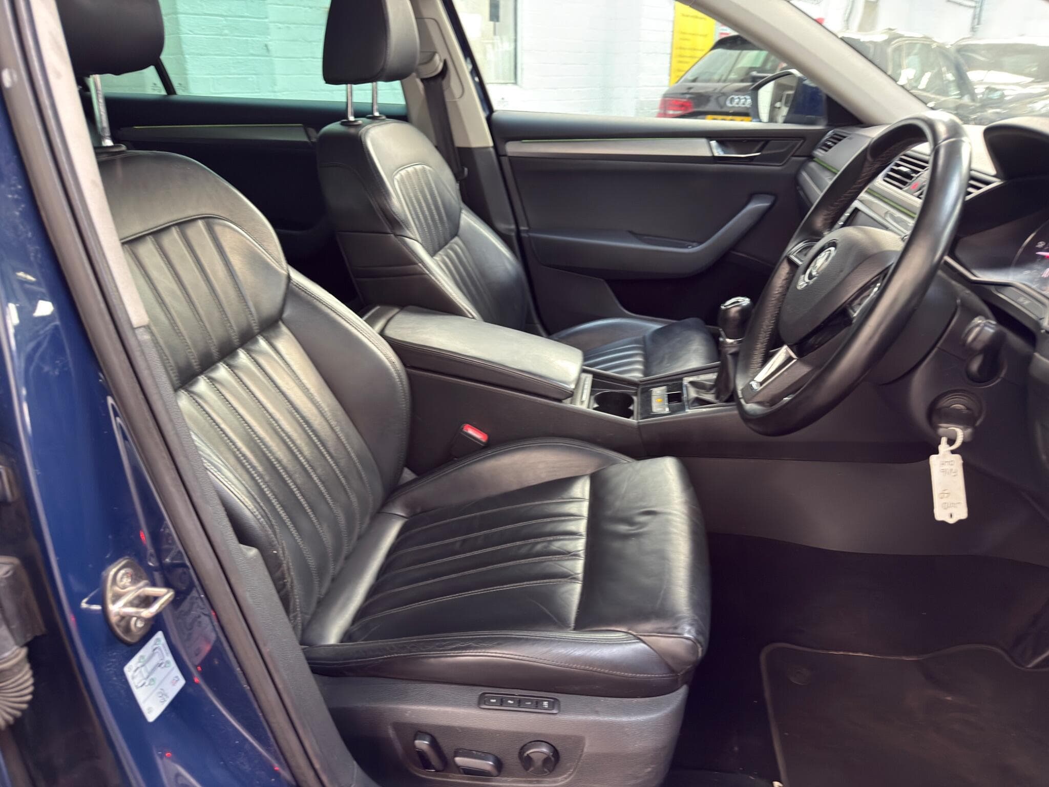 2016 Skoda Superb - Image 13