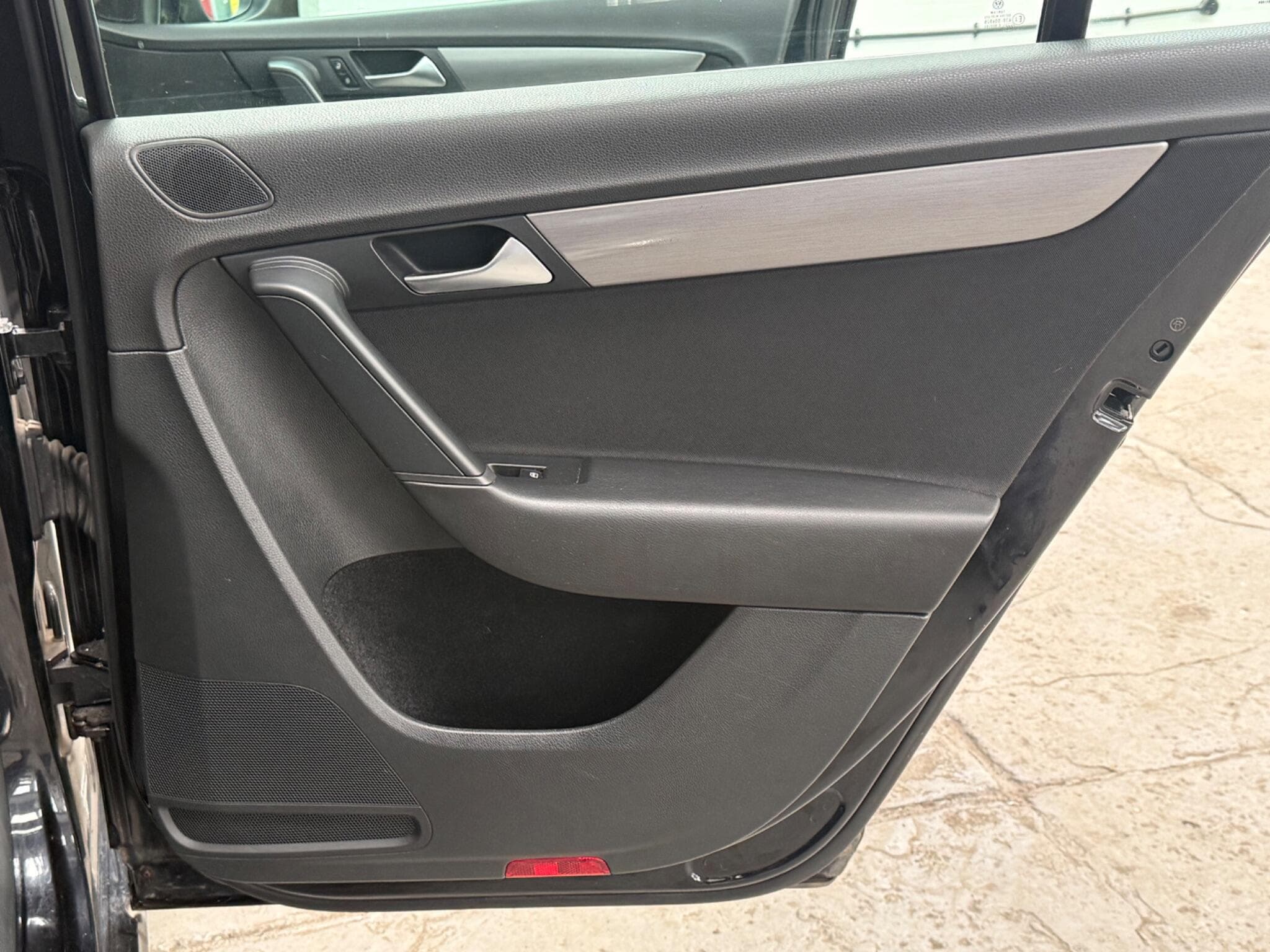 2012 Volkswagen Passat - Image 31