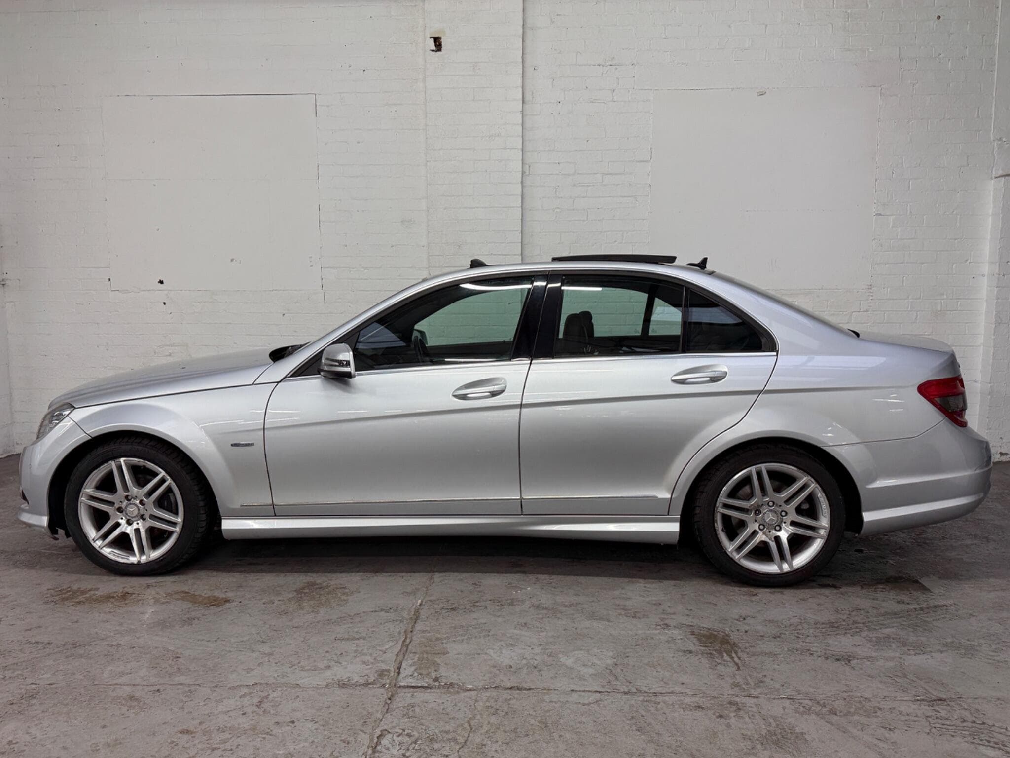 2011 Mercedes-Benz C Class - Image 9