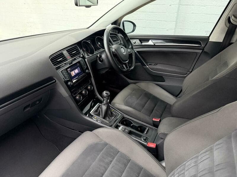 2014 Volkswagen Golf - Image 10