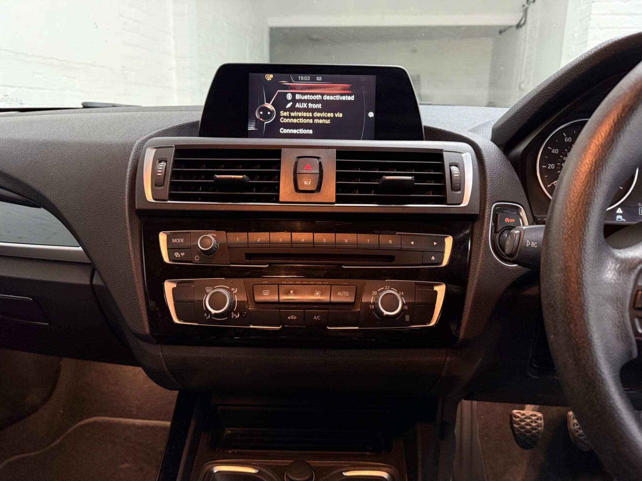 2016 BMW 1 Series - Image 15