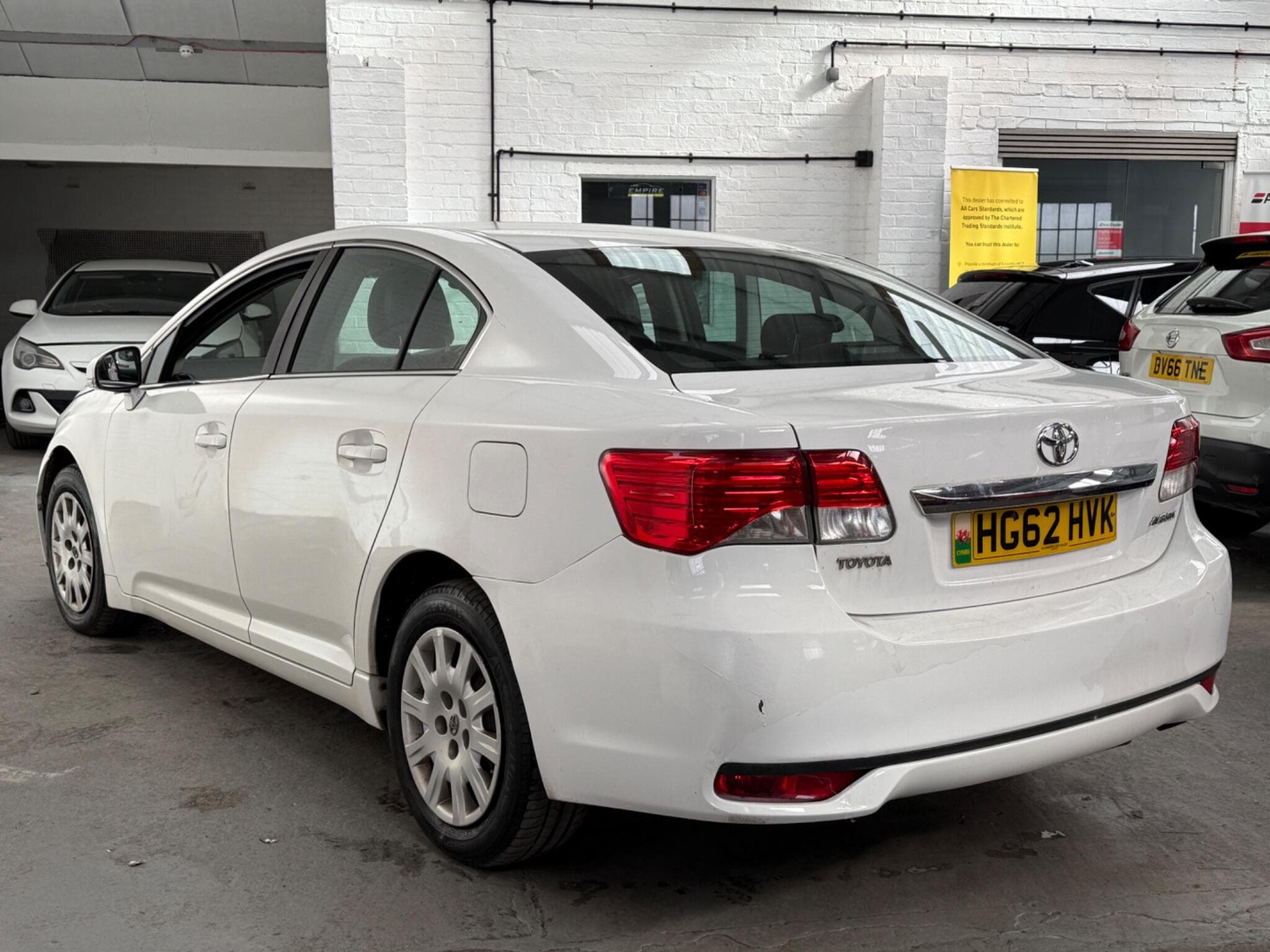 2012 Toyota Avensis - Image 5