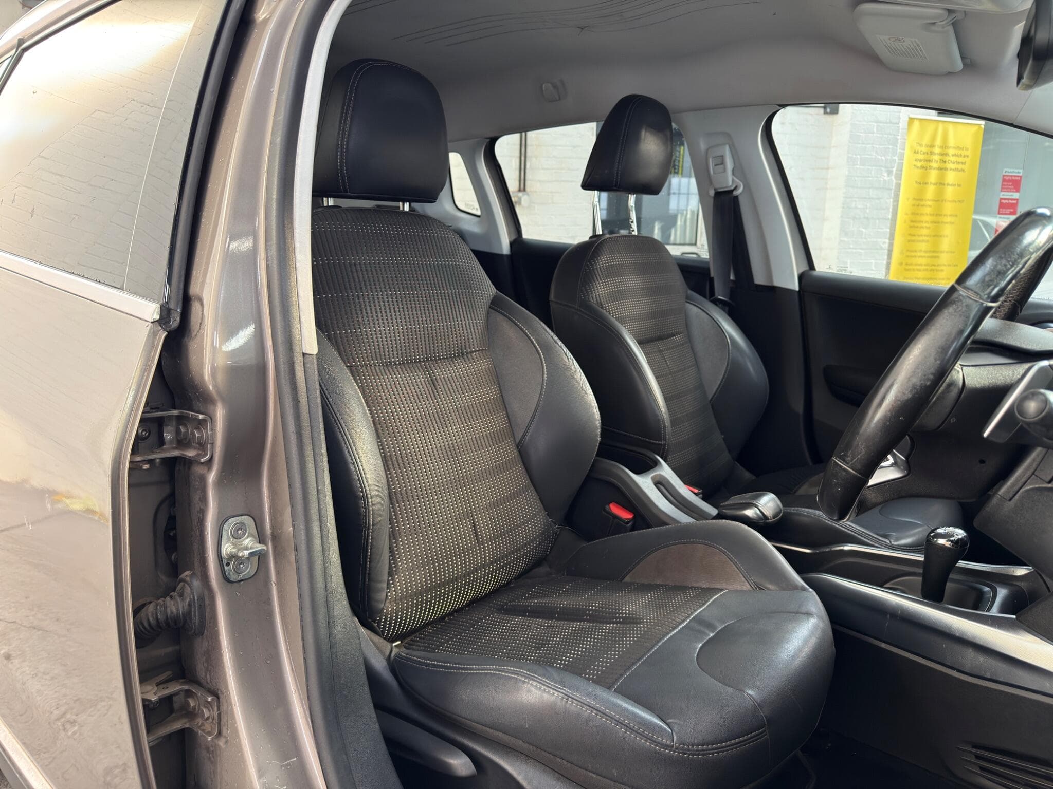 2014 Peugeot 2008 - Image 11