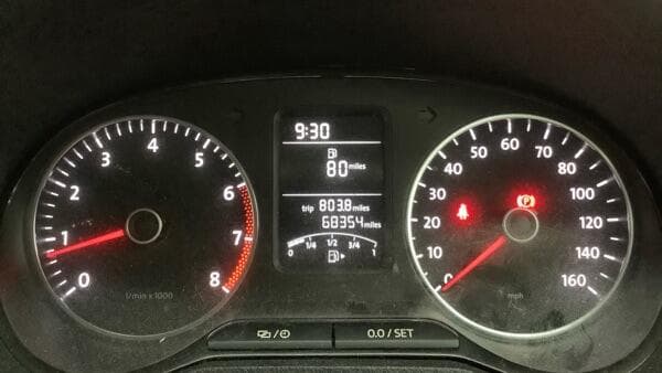 2013 Volkswagen Polo - Image 8
