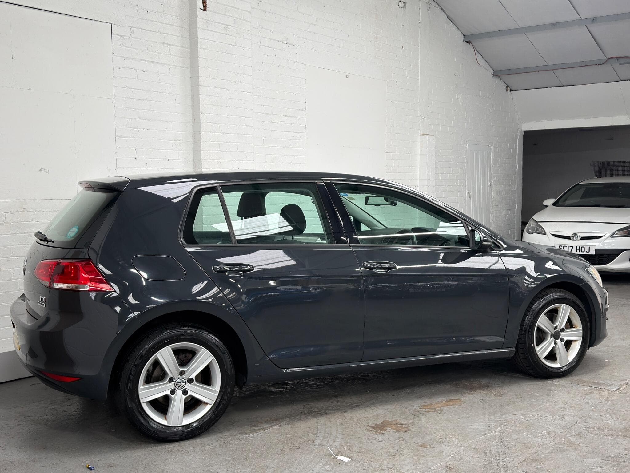 2015 Volkswagen Golf - Image 11