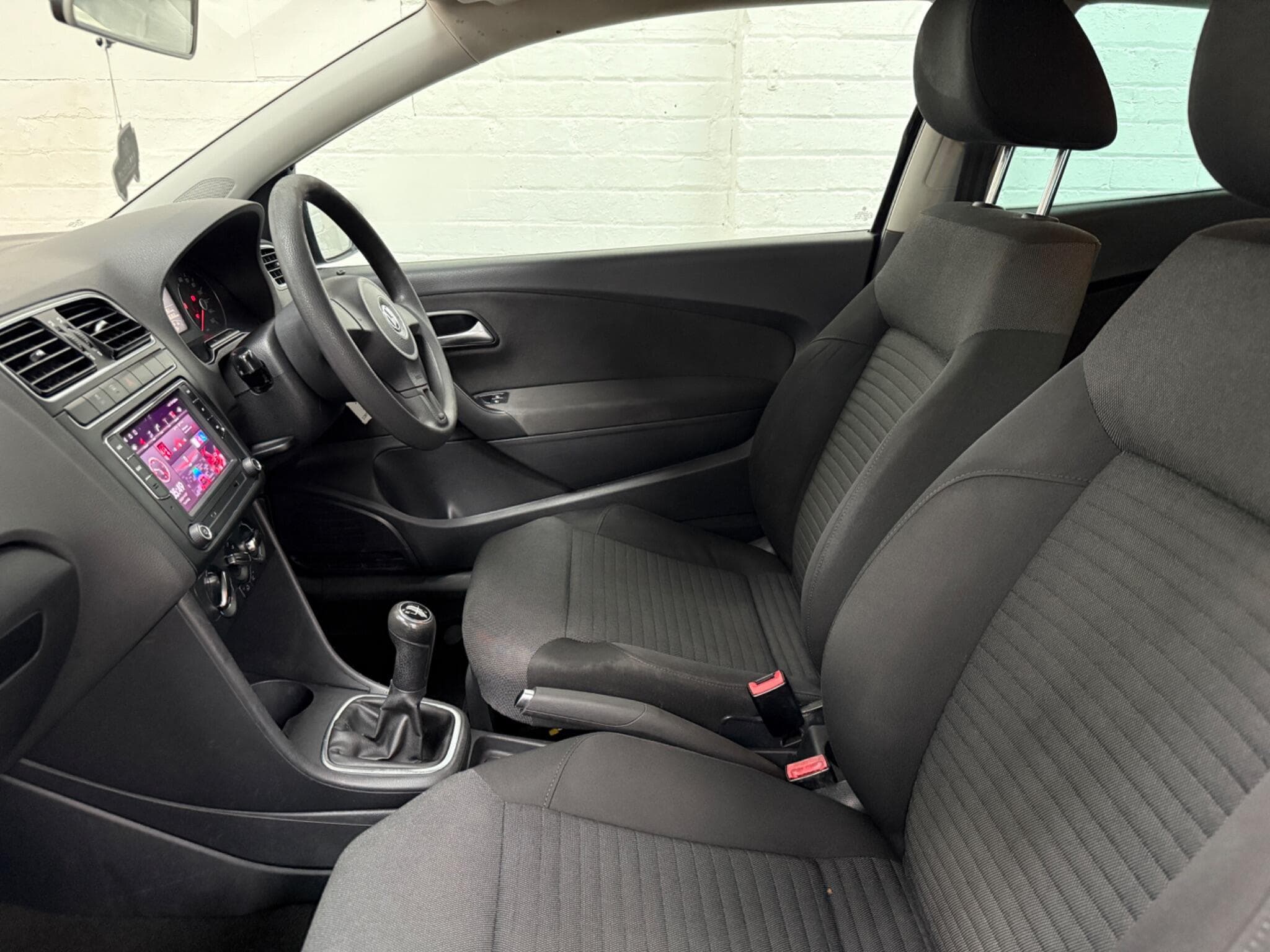 2012 Volkswagen Polo - Image 14