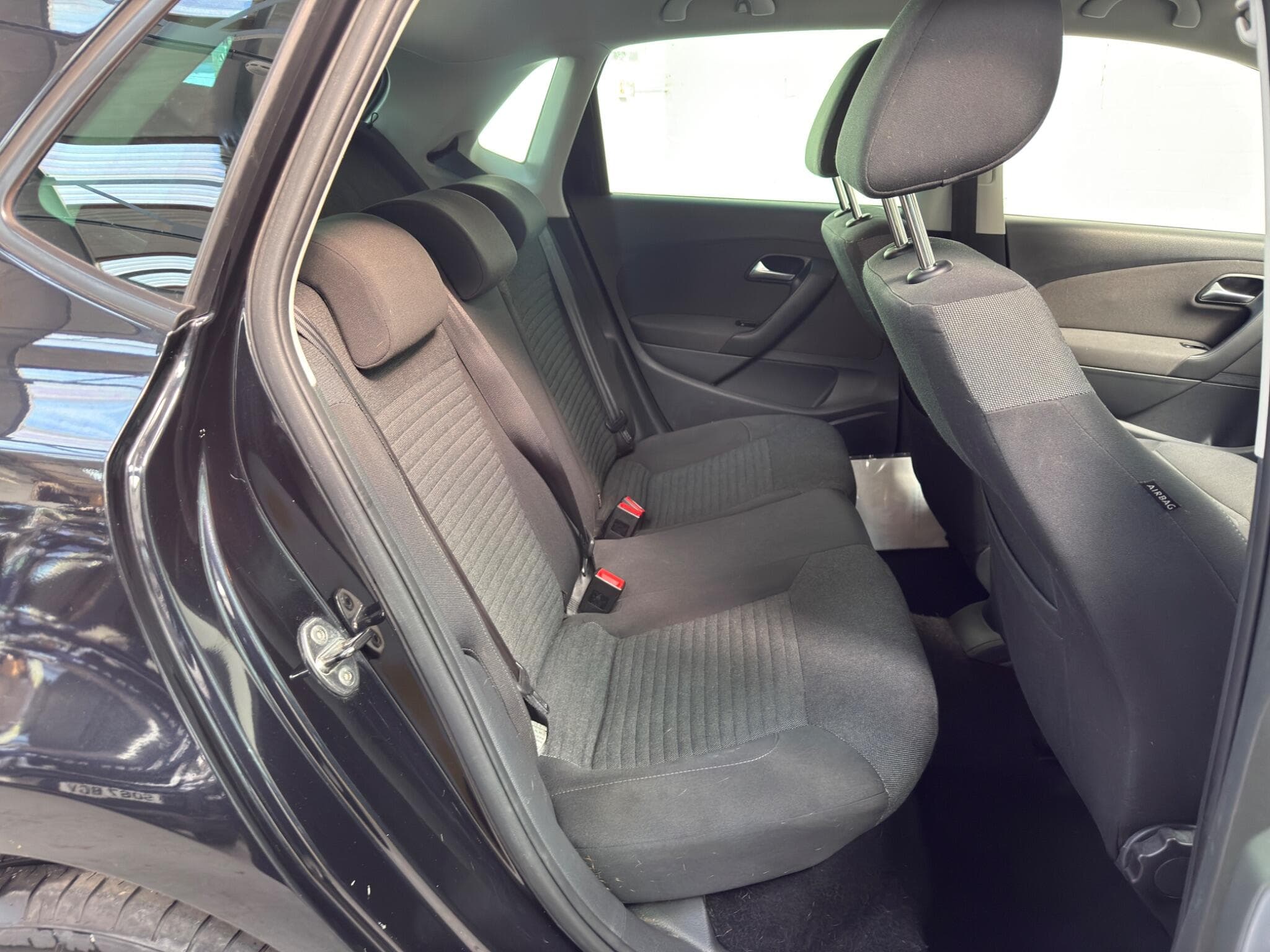 2013 Volkswagen Polo - Image 13