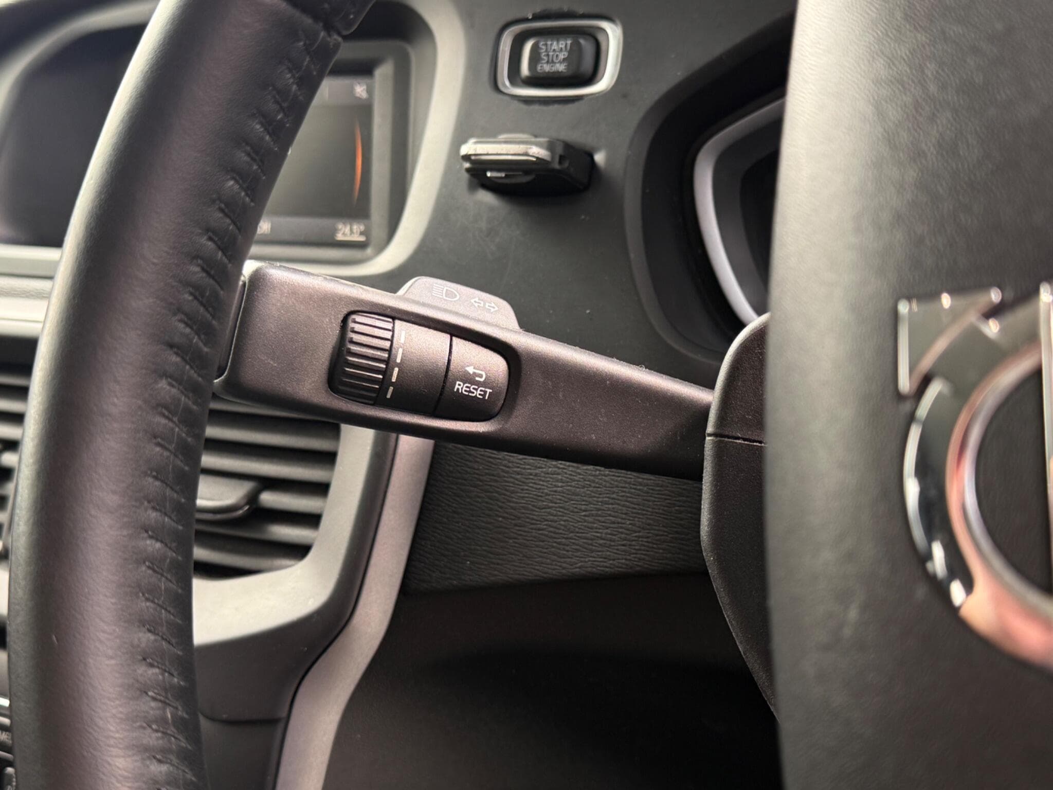 2015 Volvo V40 - Image 17