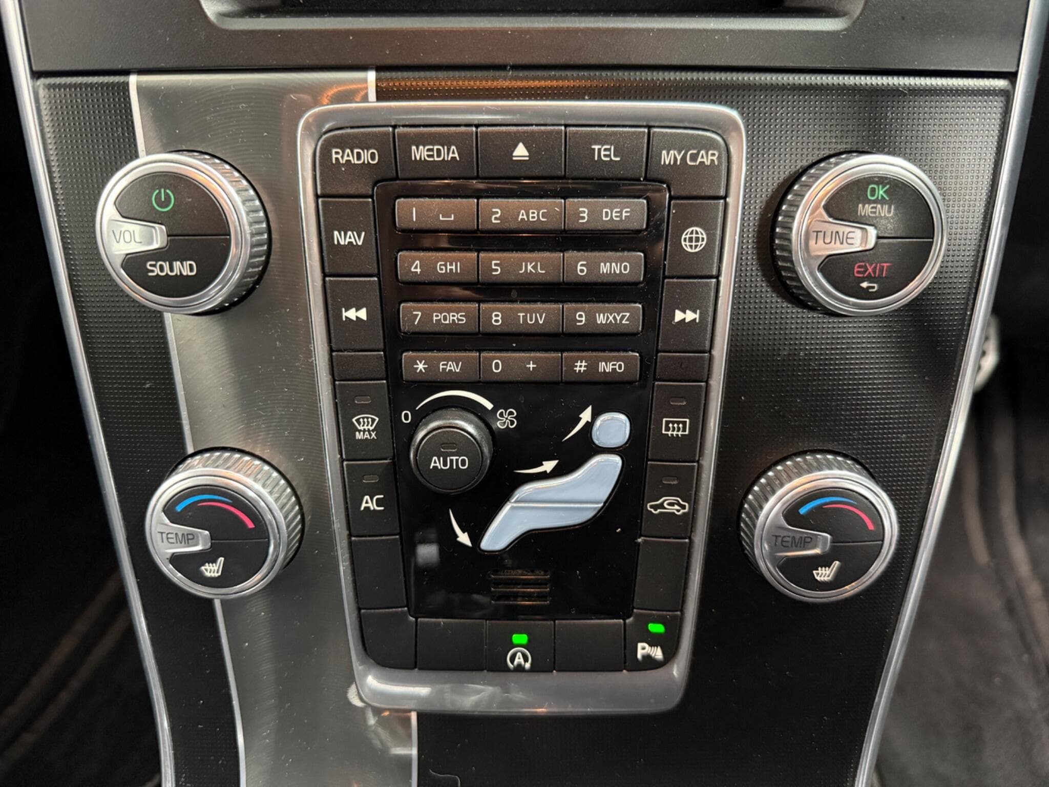 2016 Volvo V60 - Image 22