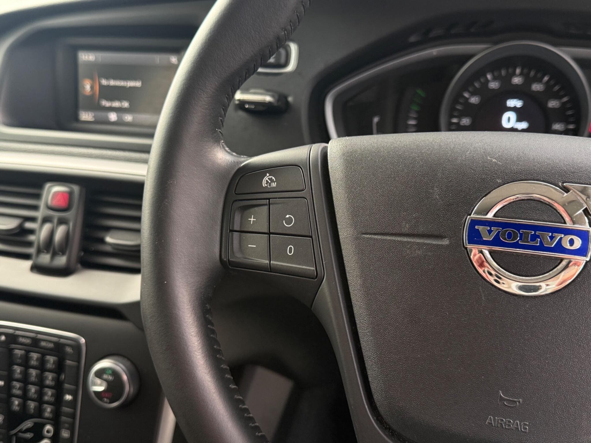 2015 Volvo V40 - Image 19