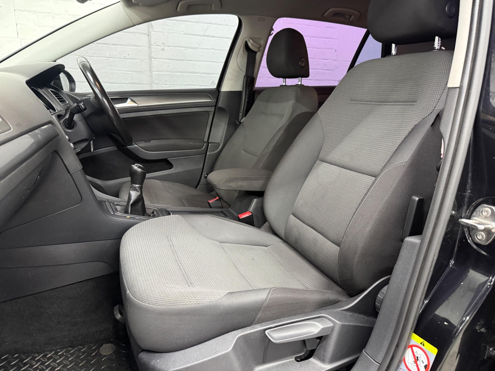 2013 Volkswagen Golf - Image 19