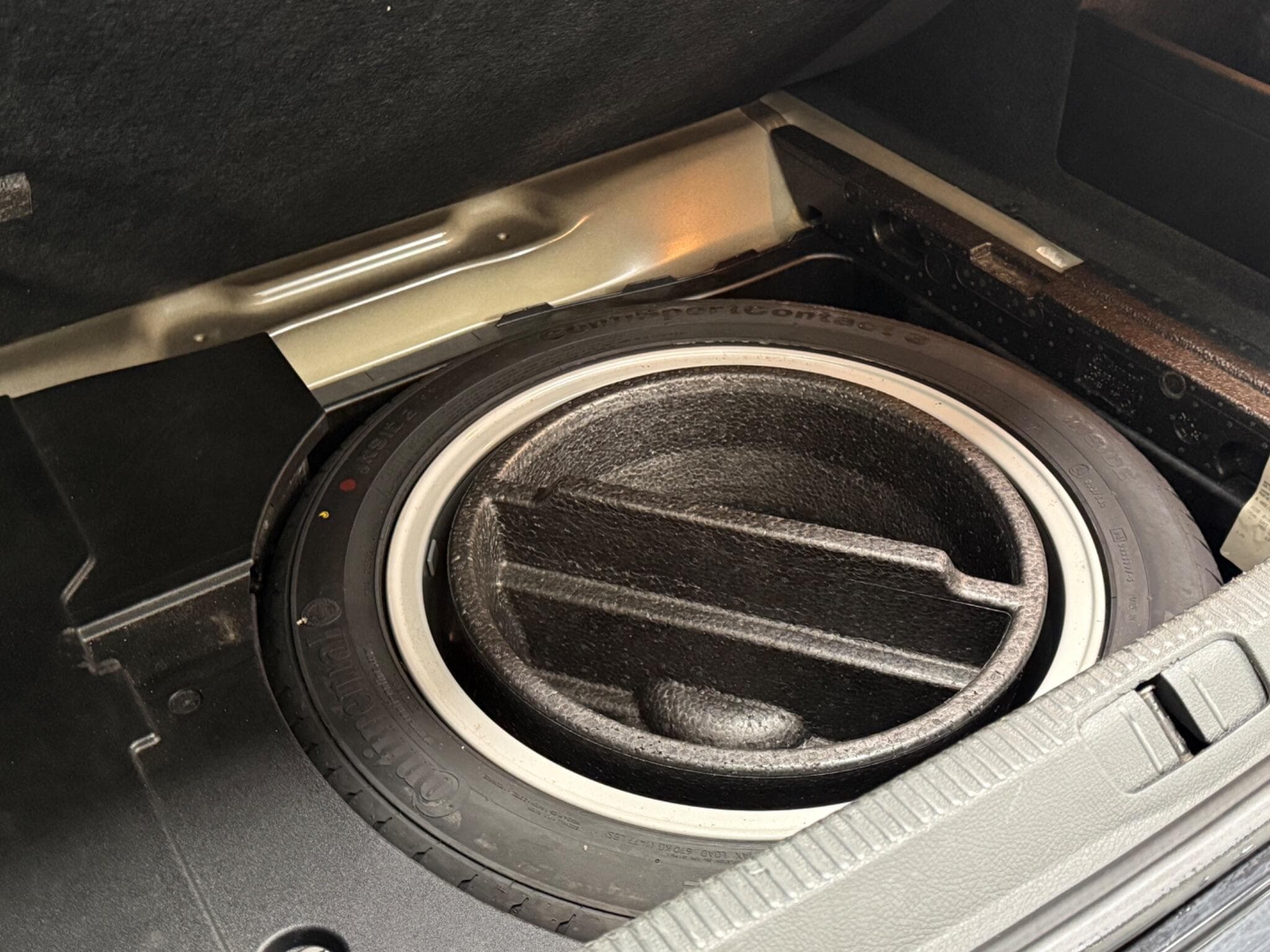 2012 Volkswagen Passat - Image 35