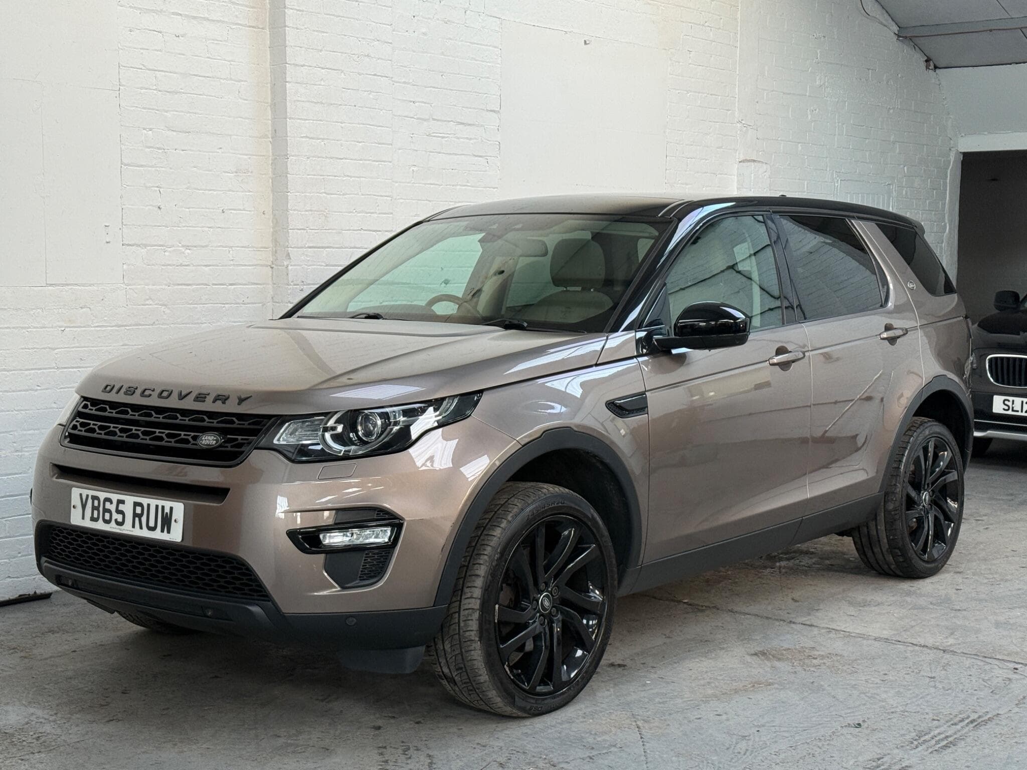 2015 Land Rover Discovery Sport - Image 3