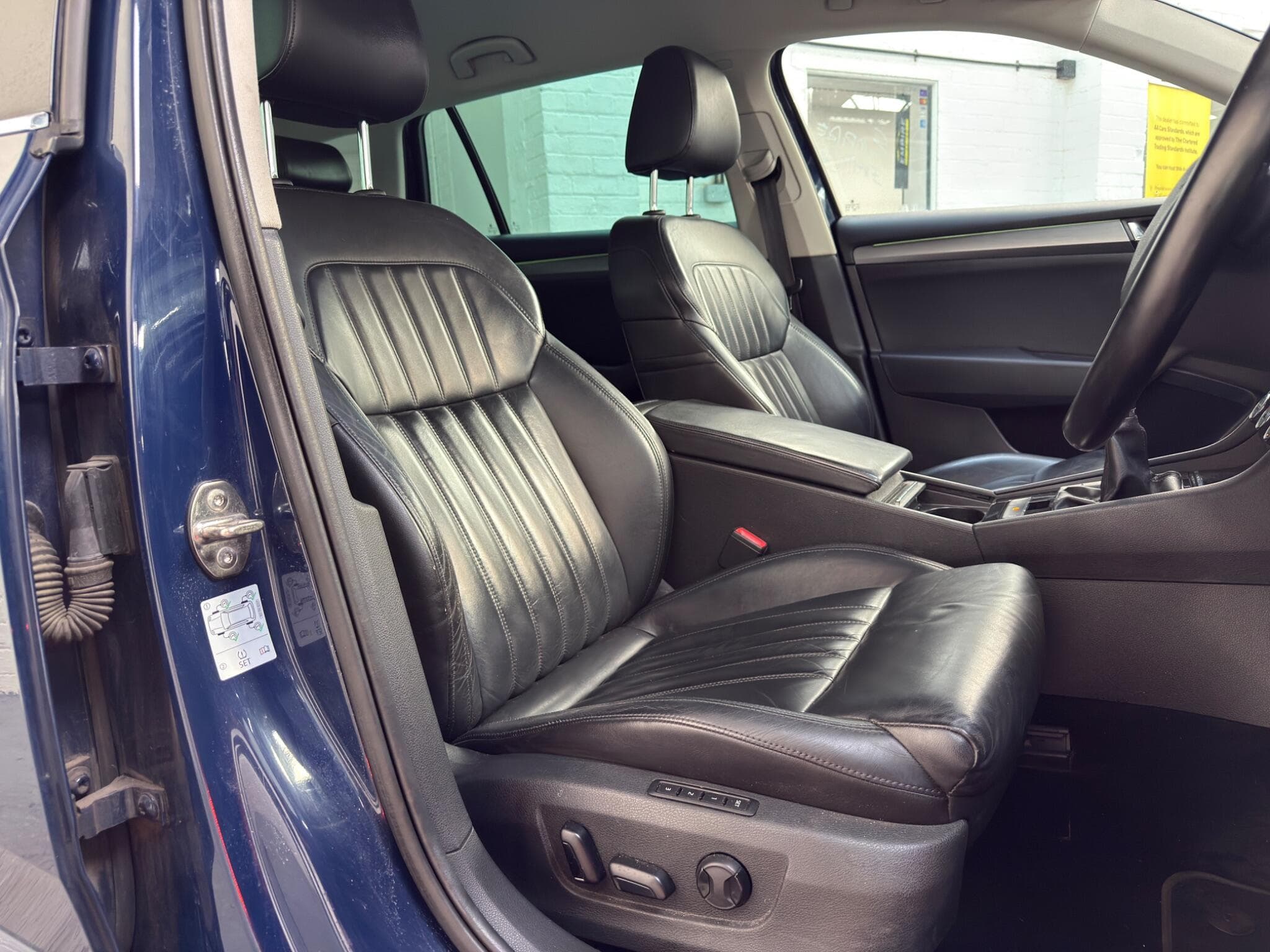 2016 Skoda Superb - Image 12