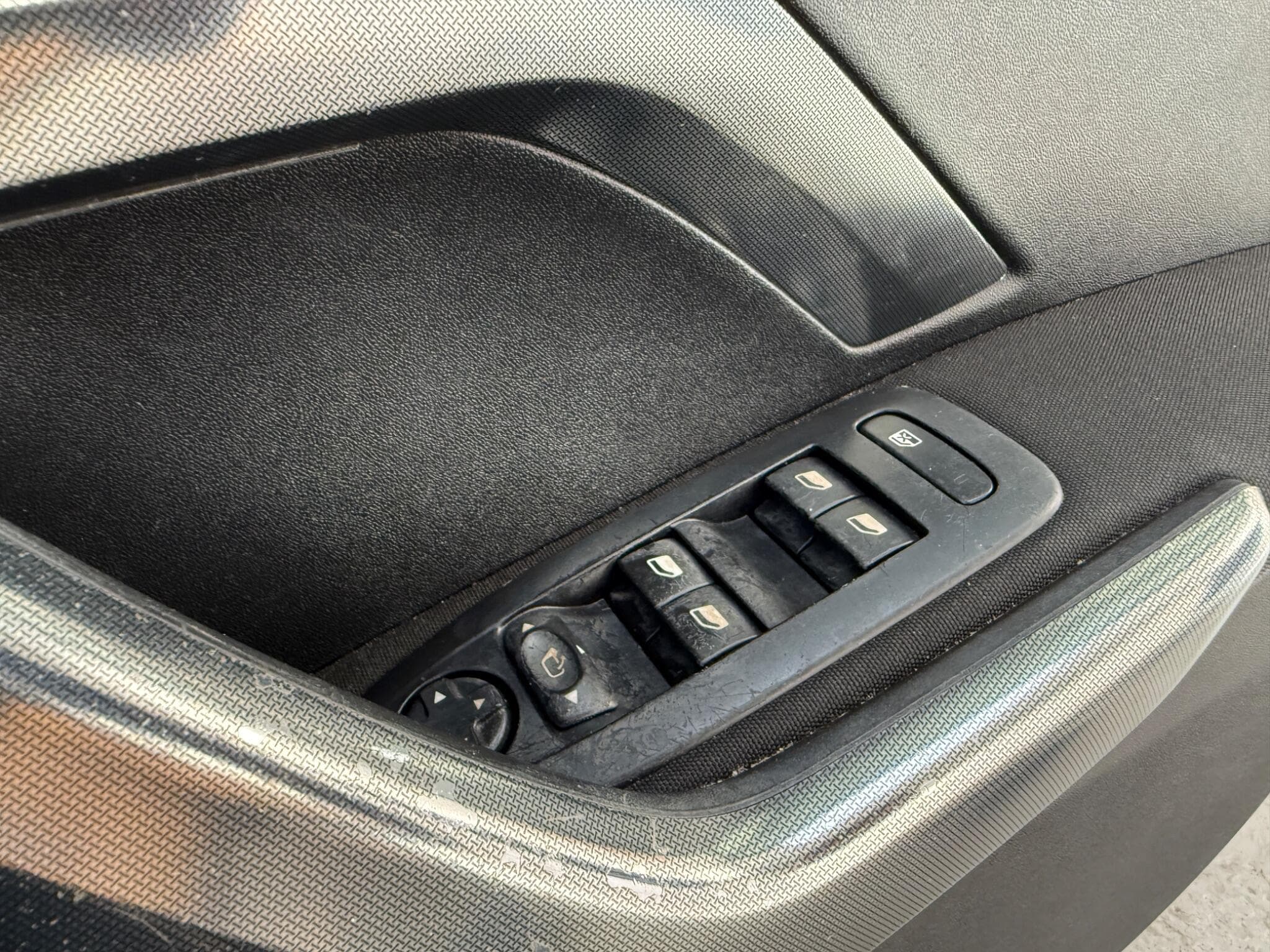 2014 Peugeot 2008 - Image 26