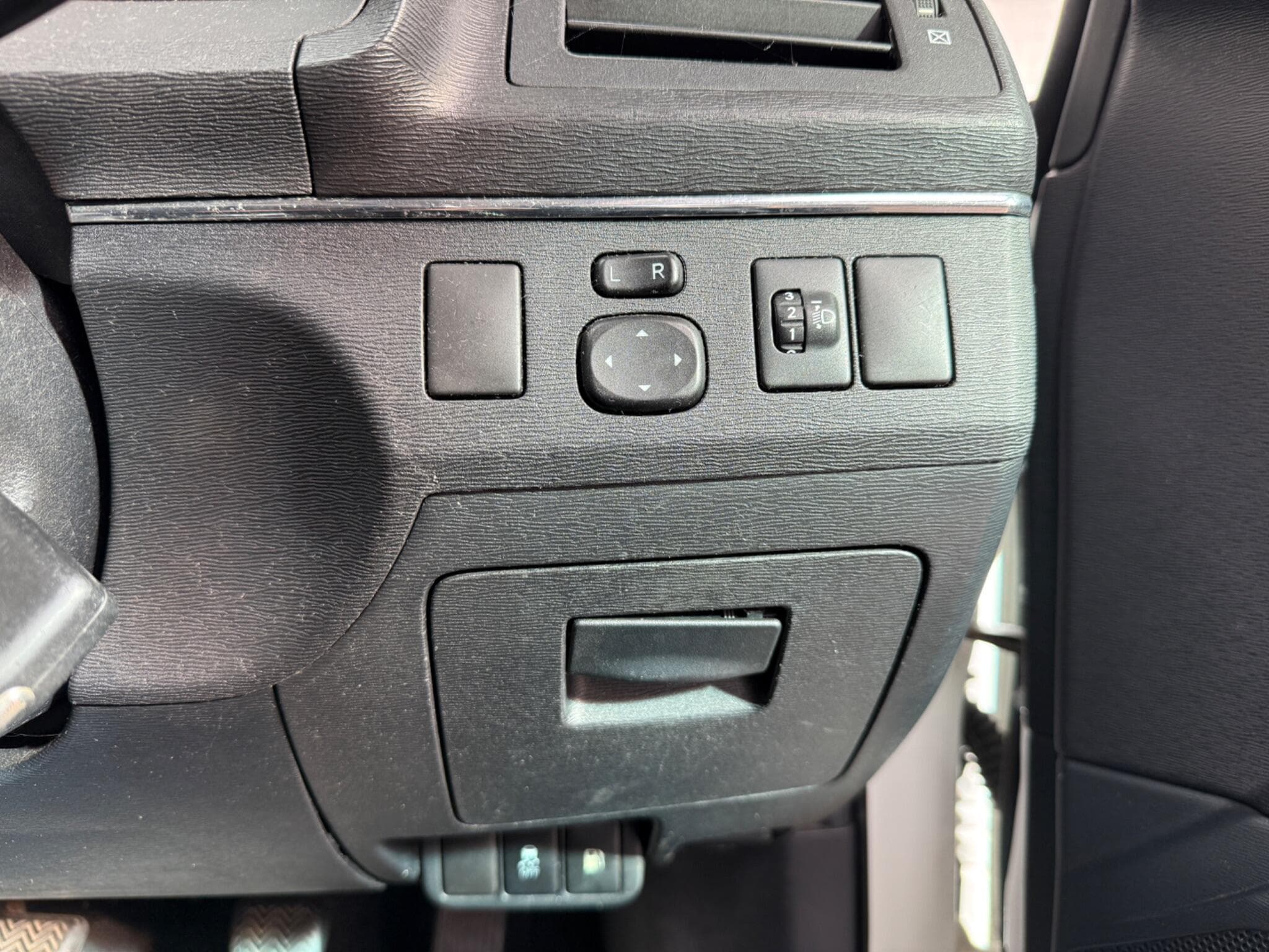 2012 Toyota Avensis - Image 11