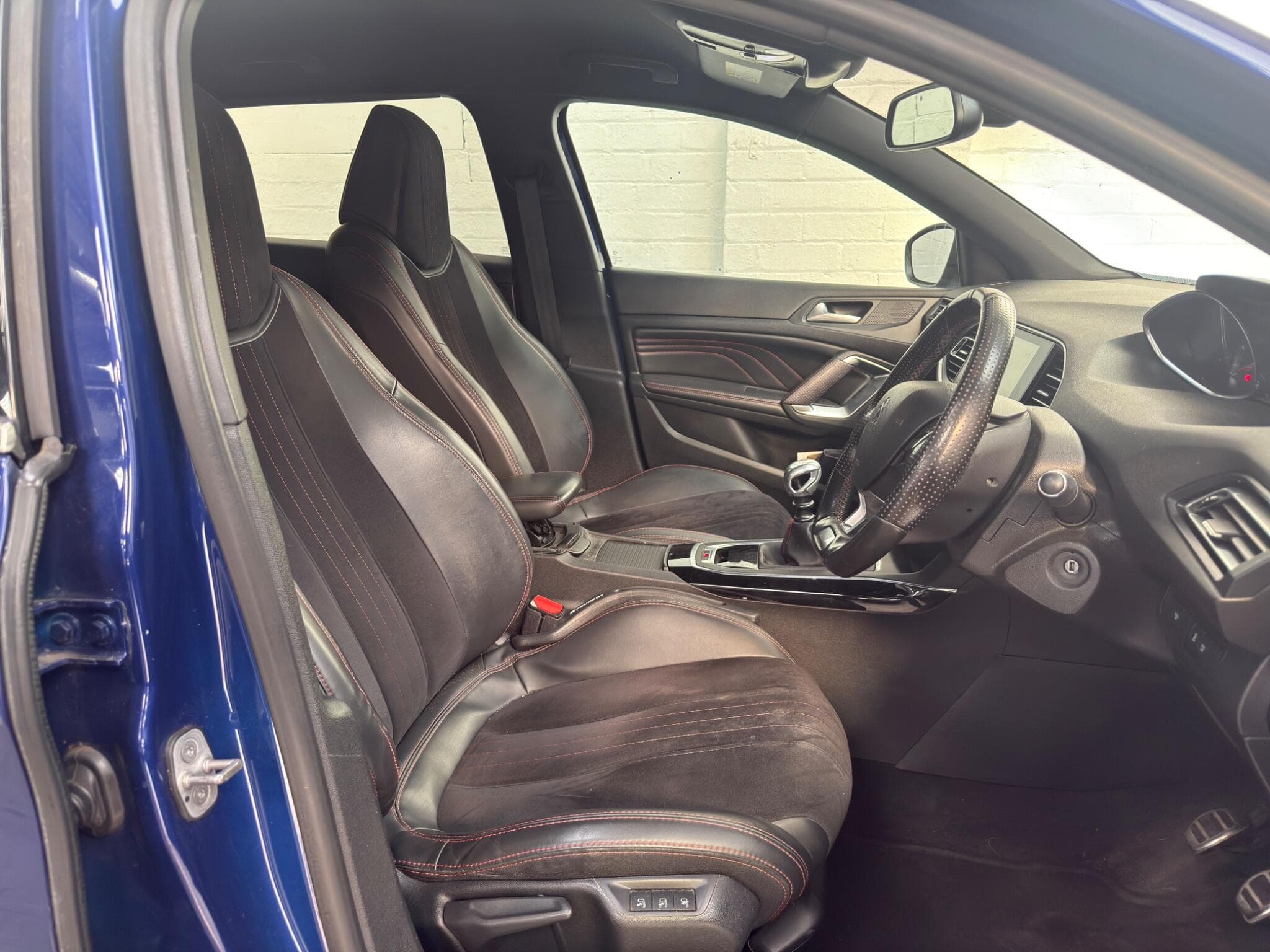 2015 Peugeot 308 - Image 14
