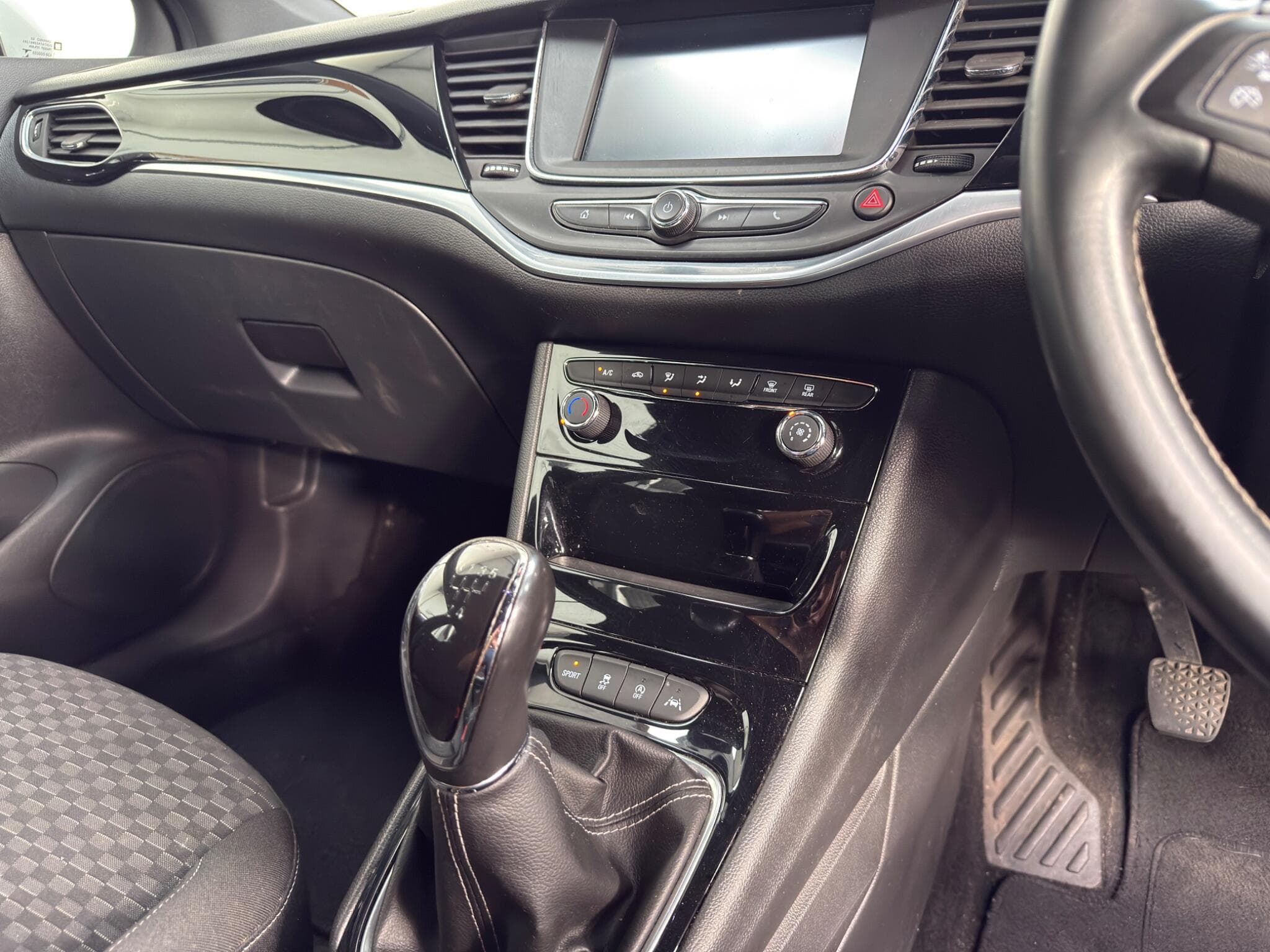 2016 Vauxhall Astra - Image 13