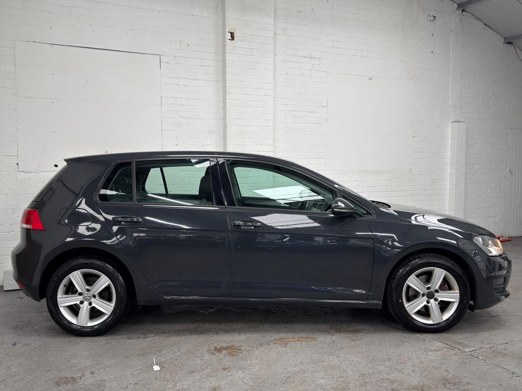 2015 Volkswagen Golf - Image 12